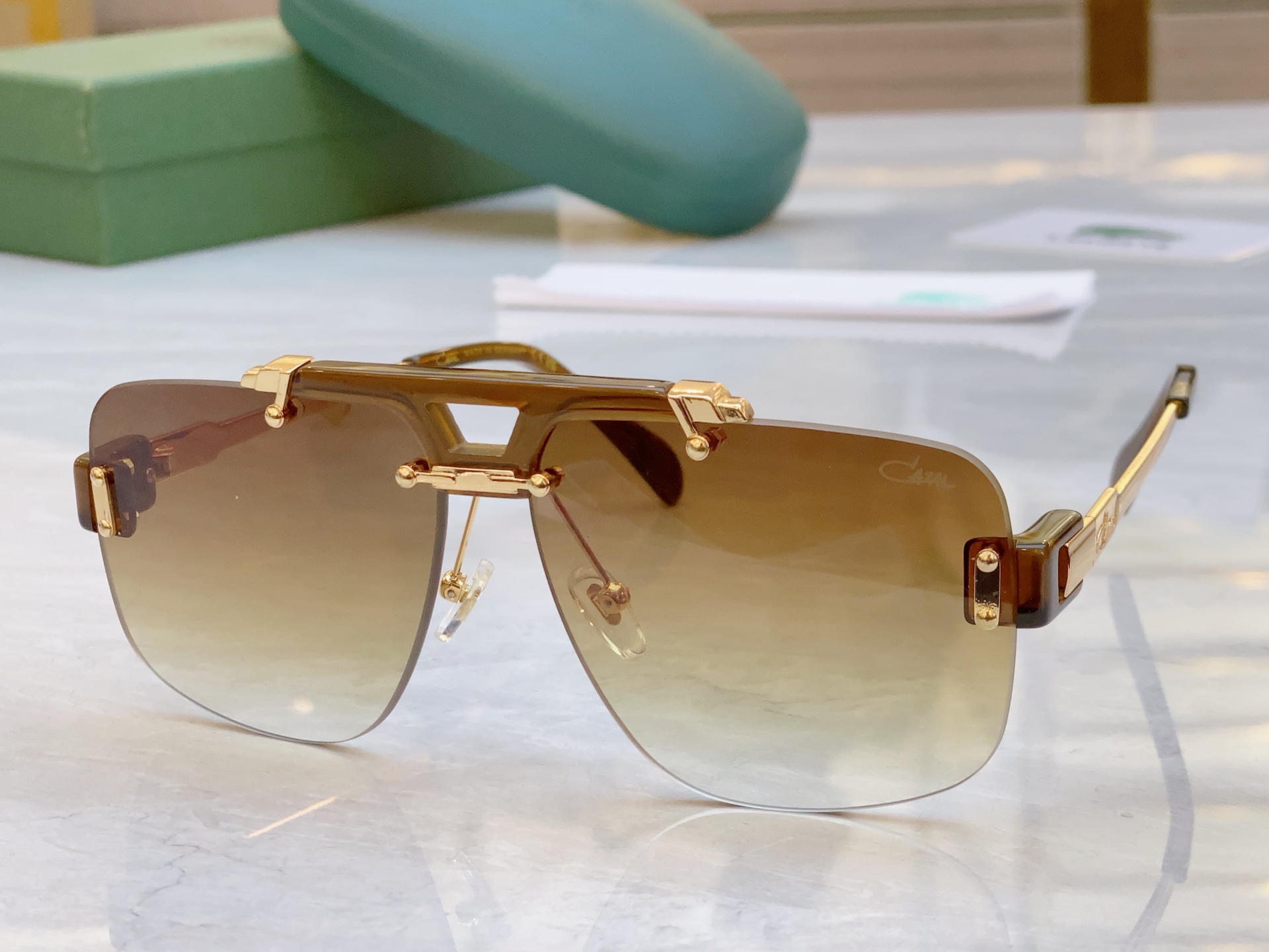  ，【CAZA*】卡加*尔新款太阳镜🕶️，MODEL：MOD.887，SIZE：62口12-135


