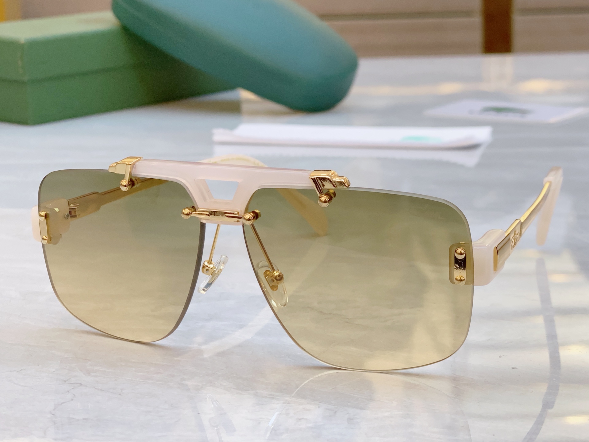  ，【CAZA*】卡加*尔新款太阳镜🕶️，MODEL：MOD.887，SIZE：62口12-135


