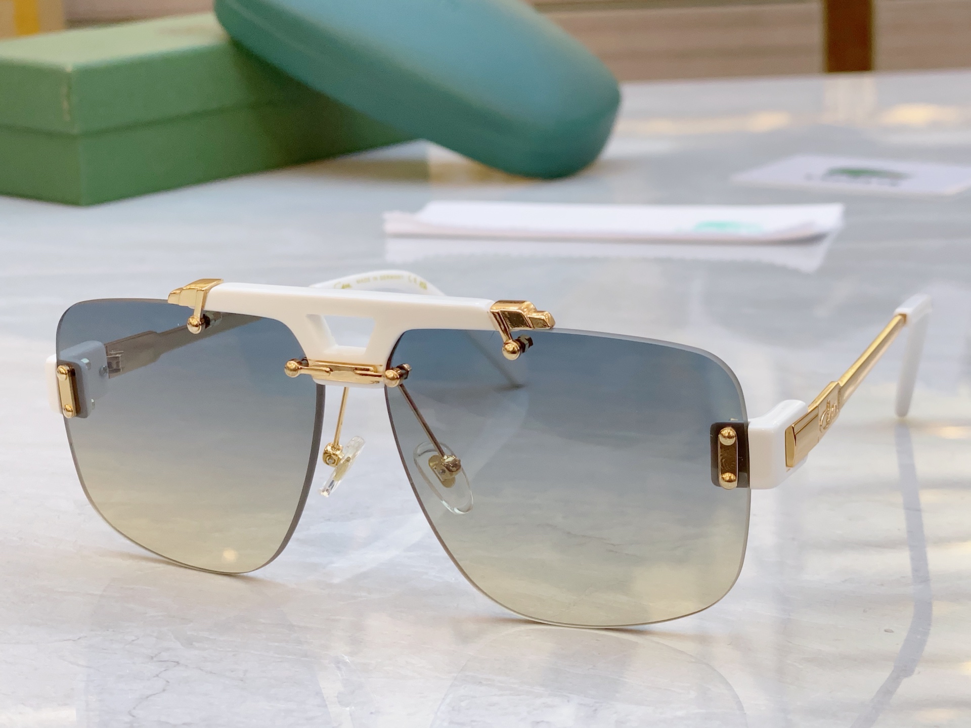  ，【CAZA*】卡加*尔新款太阳镜🕶️，MODEL：MOD.887，SIZE：62口12-135


