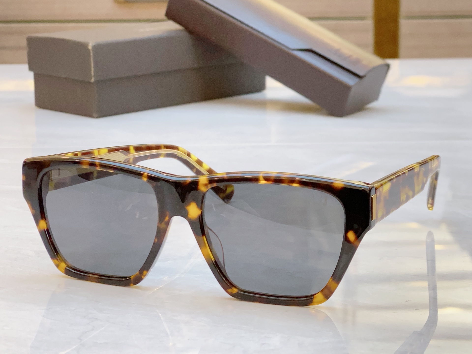 【DUNHIL*】登喜*路新款光学架，MODELDU0031S，SIZE56口17-145



