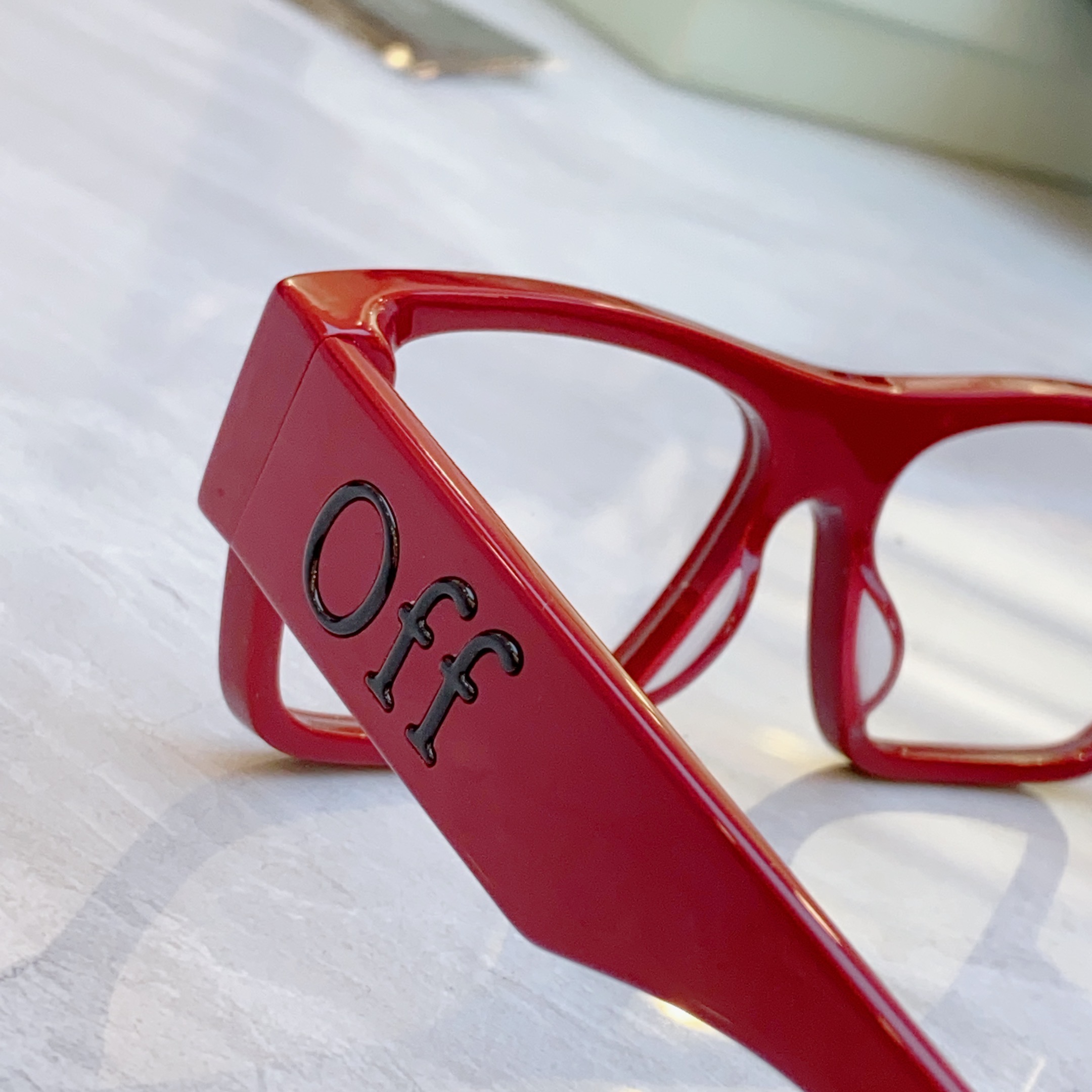 ，【OFF WHIT*】新款太阳镜🕶️，MODELOERJ086，SIZE 56口16-145




