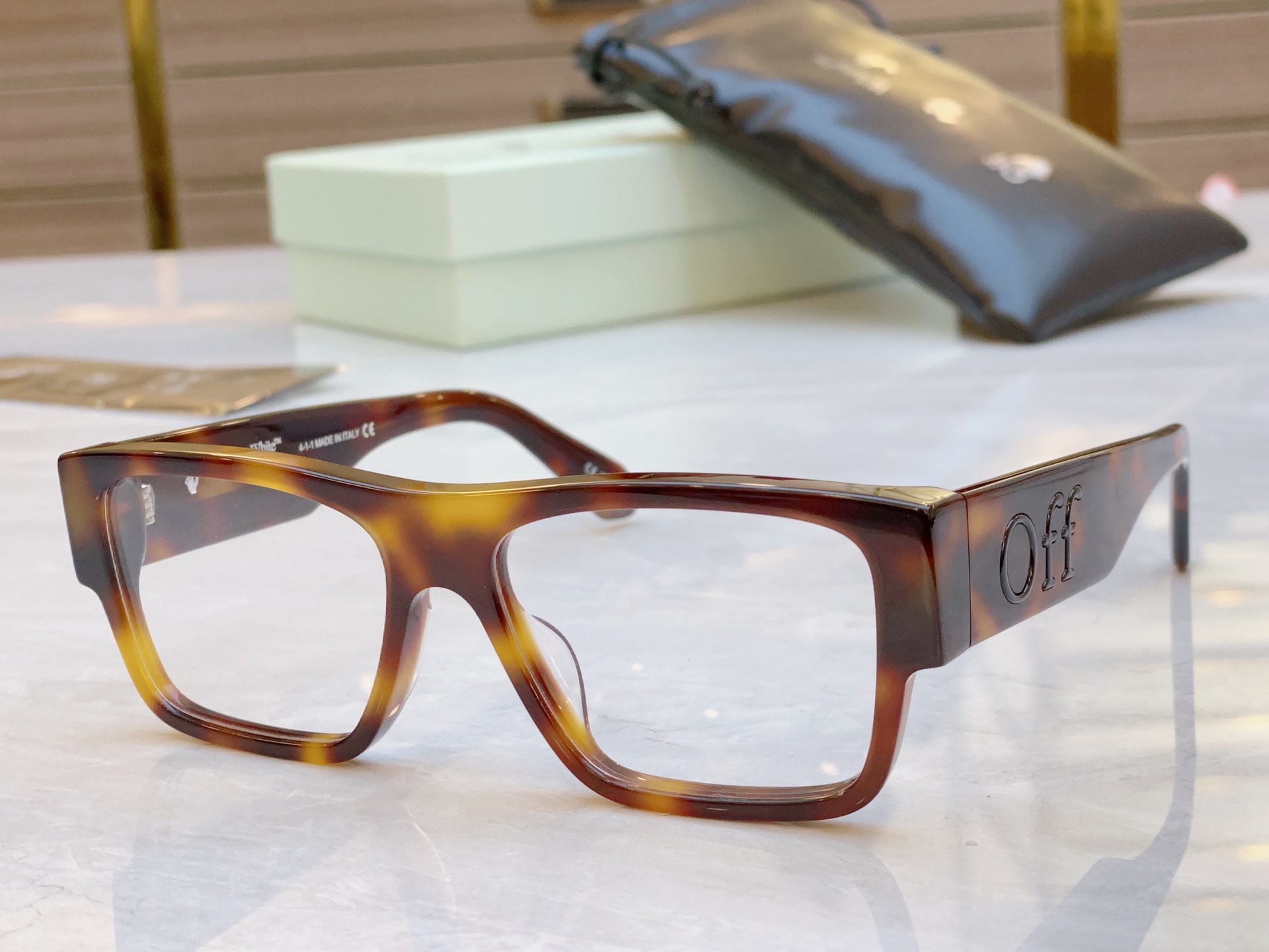 ，【OFF WHIT*】新款太阳镜🕶️，MODELOERJ086，SIZE 56口16-145




