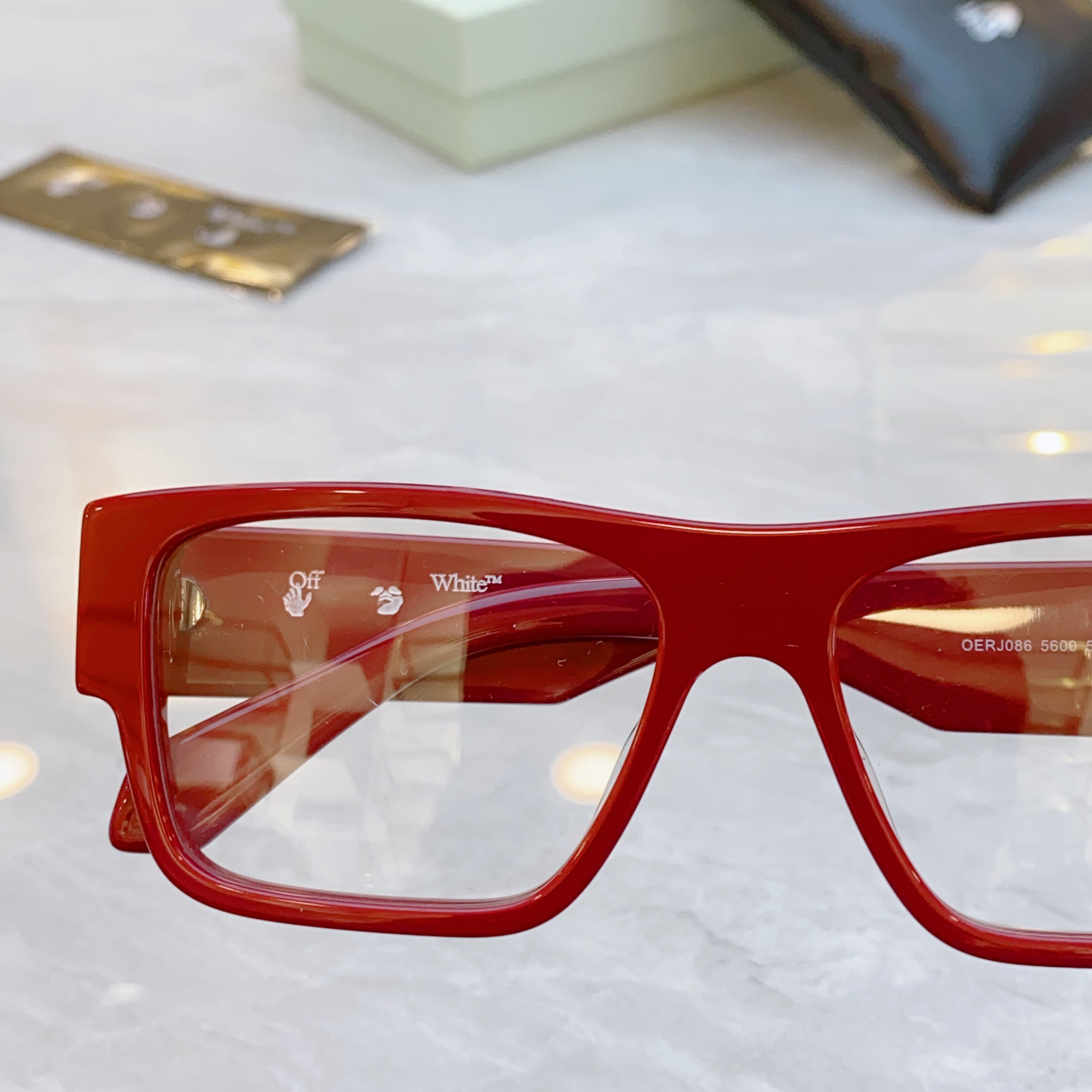 ，【OFF WHIT*】新款太阳镜🕶️，MODELOERJ086，SIZE 56口16-145




