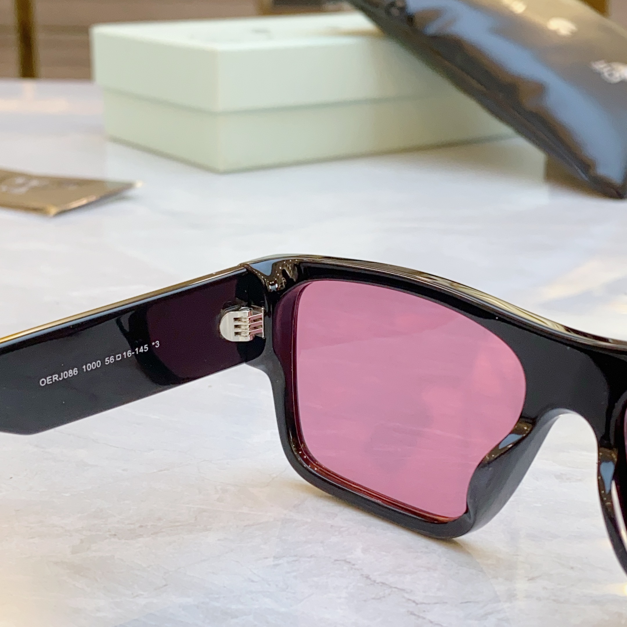 ，【OFF WHIT*】新款太阳镜🕶️，MODELOERJ086，SIZE 56口16-14


