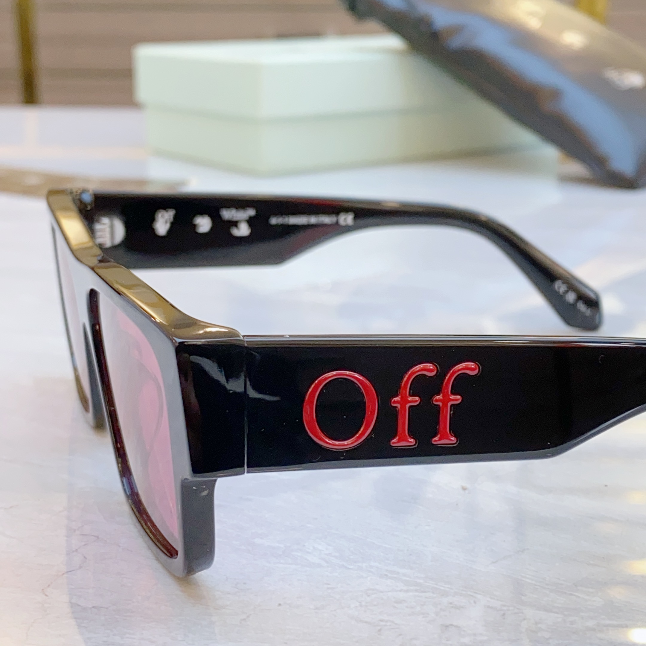 ，【OFF WHIT*】新款太阳镜🕶️，MODELOERJ086，SIZE 56口16-14


