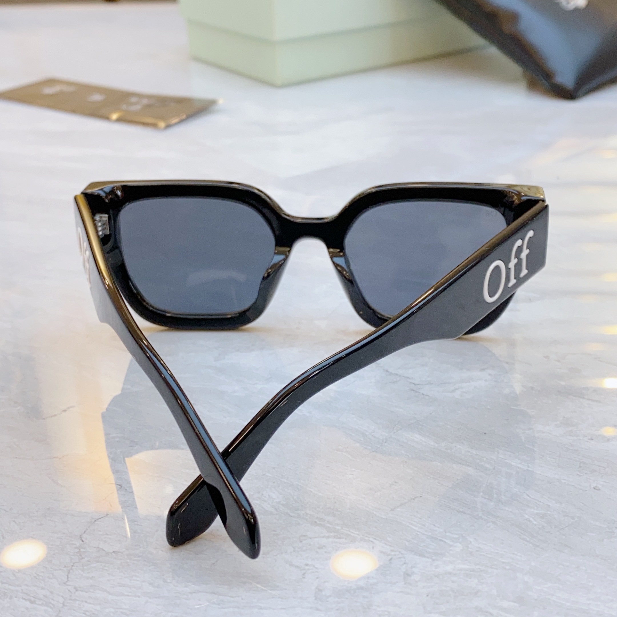 ，【OFF WHIT*】新款太阳镜🕶️，MODELOERJ085，SIZE 51口20-145



