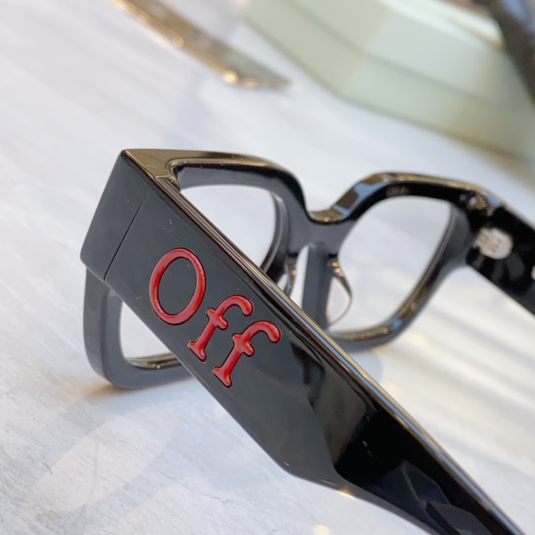 ，【OFF WHIT*】新款太阳镜🕶️，MODELOERJ085，SIZE 51口20-145

