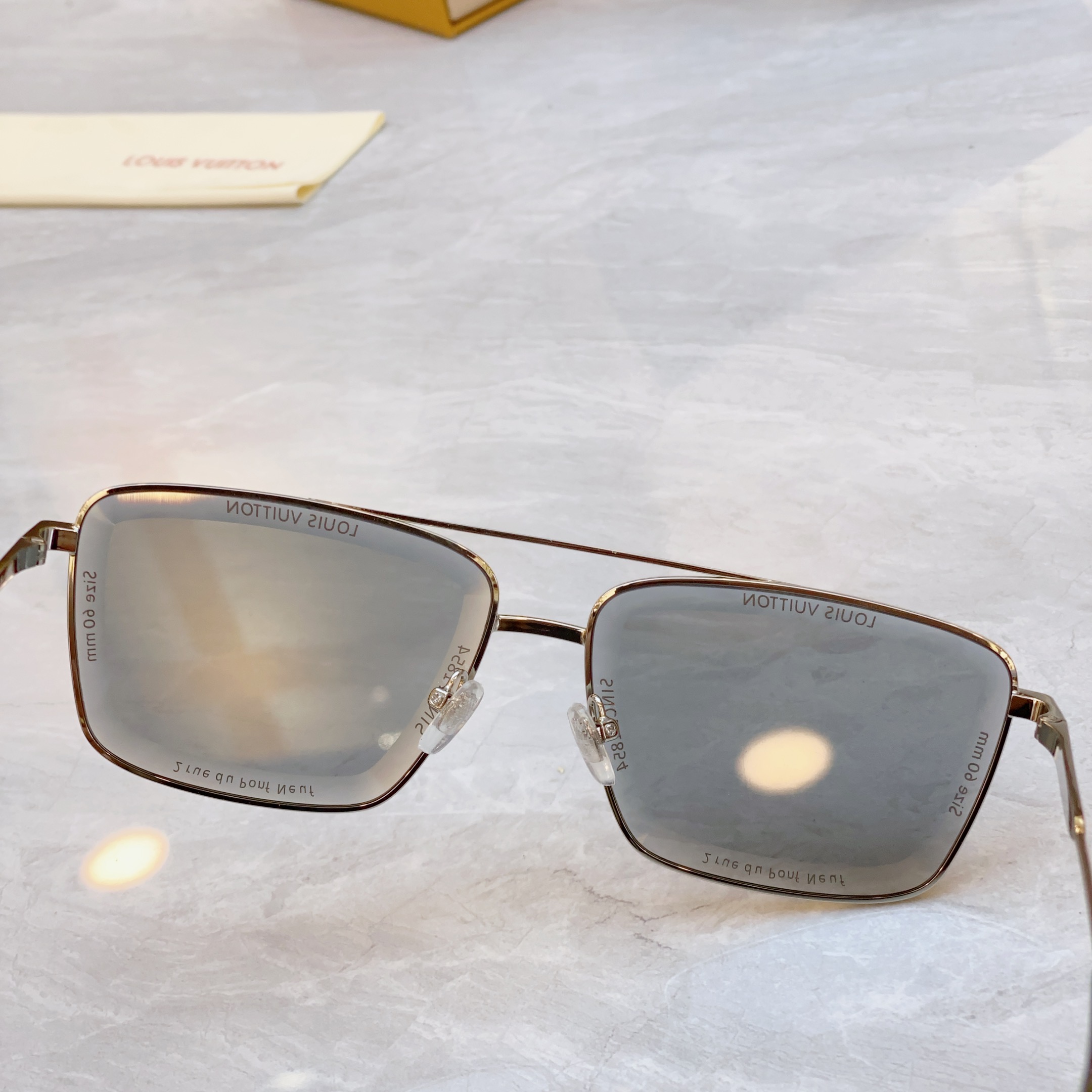 ，【LOUIS VUITTO*】路易*威登新款太阳镜，MODEL：Z2610U，SIZE：55口15-1