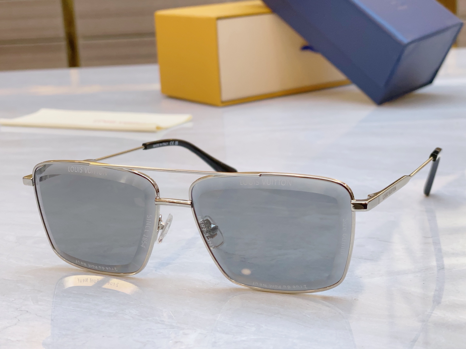 ，【LOUIS VUITTO*】路易*威登新款太阳镜，MODEL：Z2610U，SIZE：55口15-1
