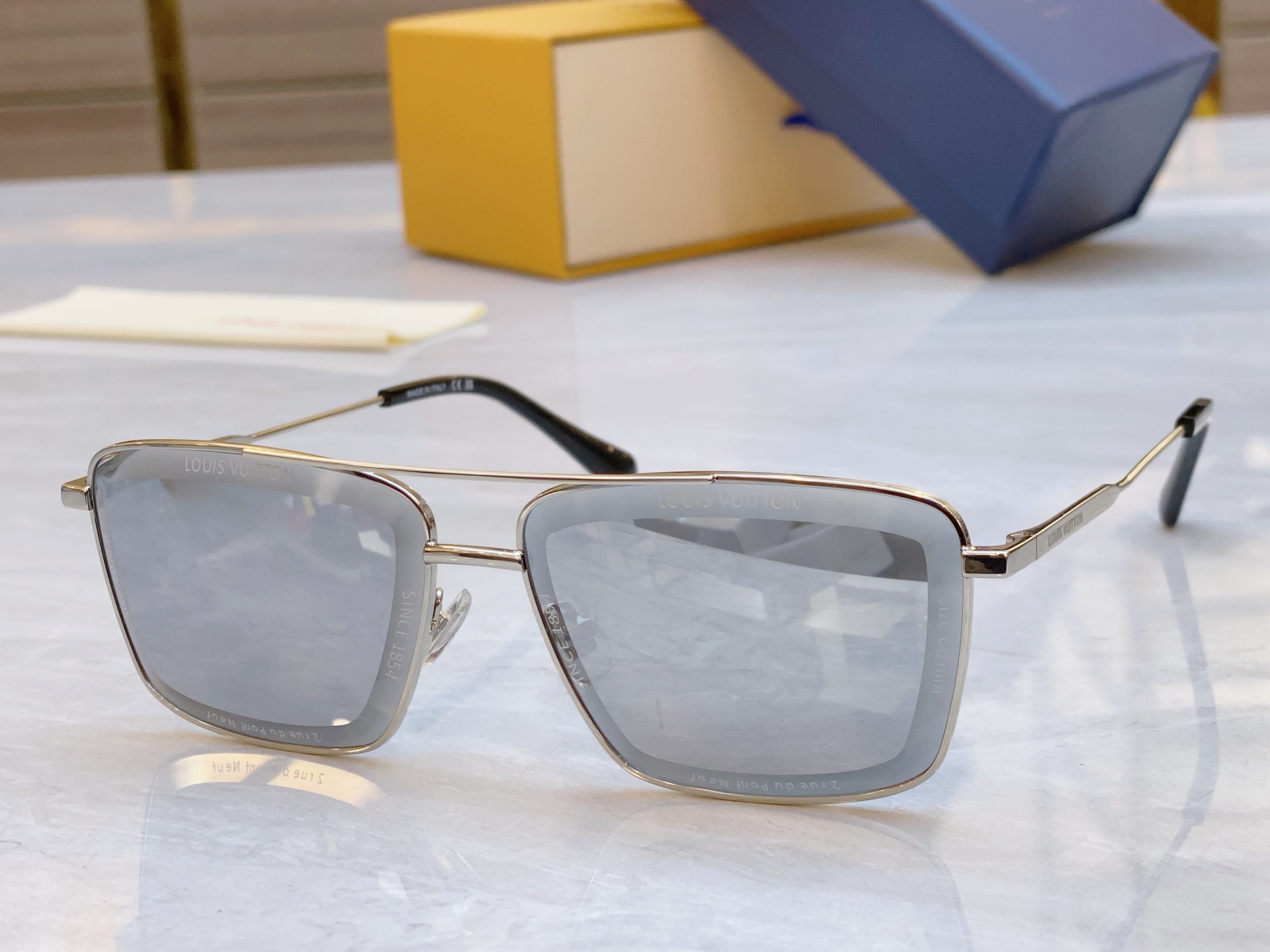 ，【LOUIS VUITTO*】路易*威登新款太阳镜，MODEL：Z2610U，SIZE：55口15-1