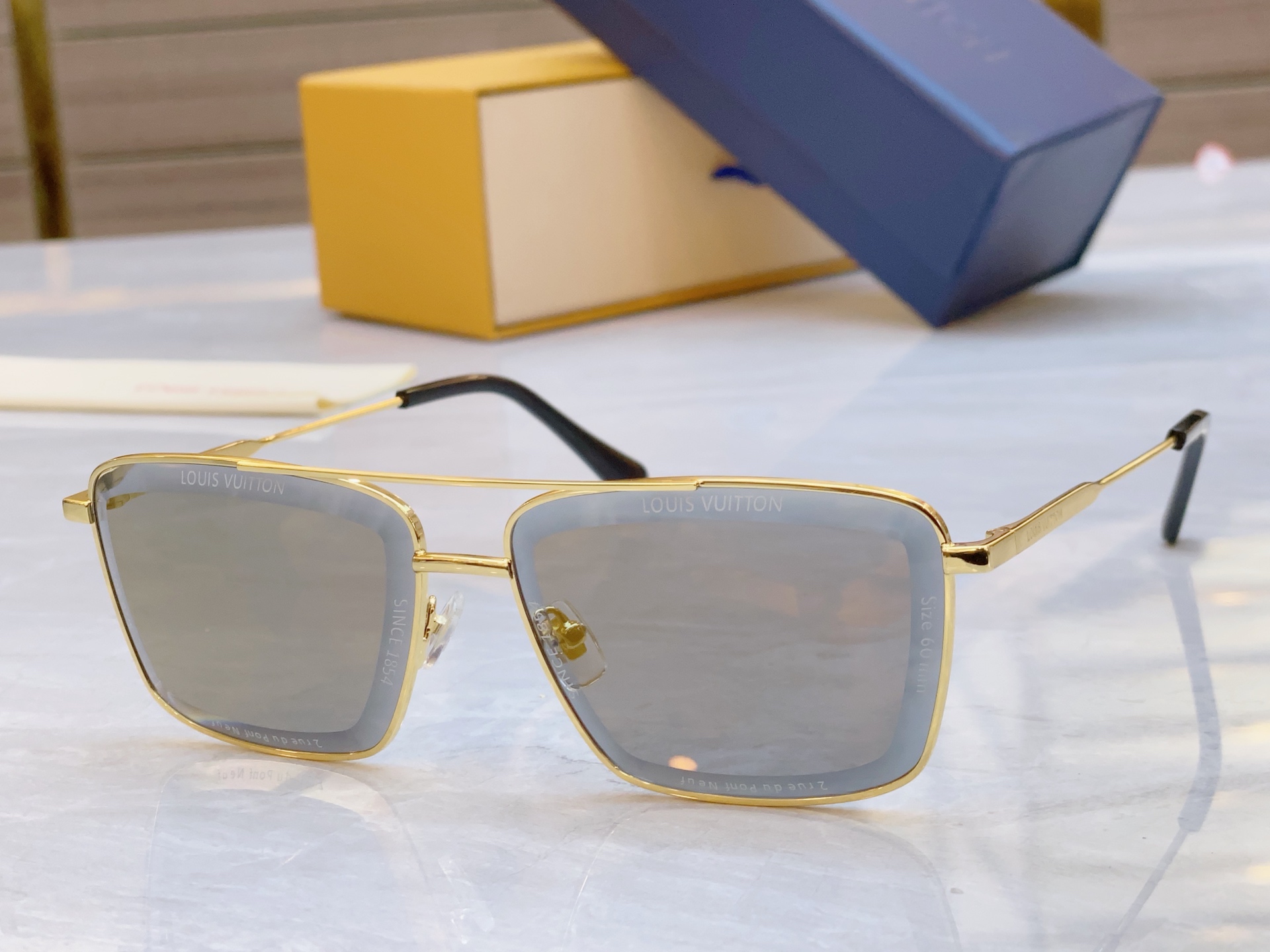 ，【LOUIS VUITTO*】路易*威登新款太阳镜，MODEL：Z2610U，SIZE：55口15-1