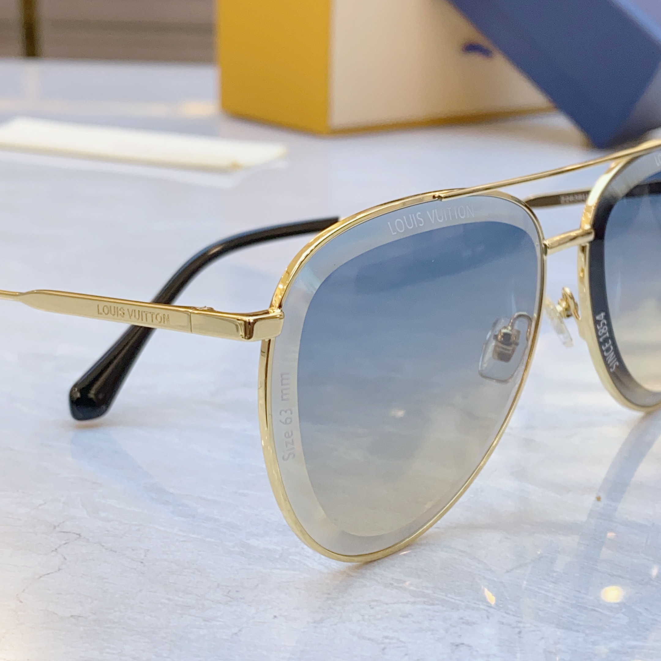 ，【LOUIS VUITTO*】路易*威登新款太阳镜，MODEL：Z2636U，SIZE：62口15-1