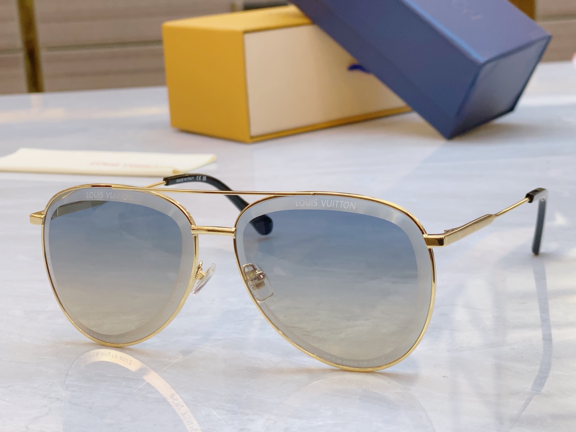 ，【LOUIS VUITTO*】路易*威登新款太阳镜，MODEL：Z2636U，SIZE：62口15-1