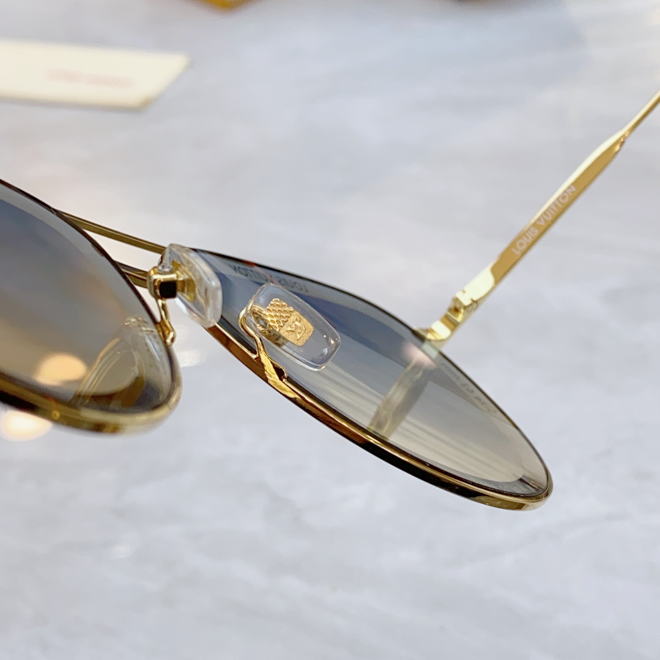 ，【LOUIS VUITTO*】路易*威登新款太阳镜，MODEL：Z2636U，SIZE：62口15-1