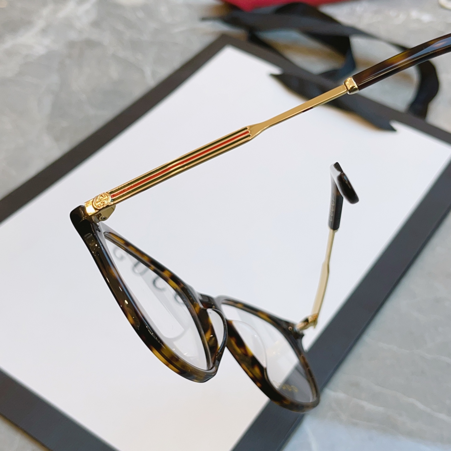 ，【GUCC*】古*驰新款眼镜架，GG1527OA，SIZE52口18-145 



