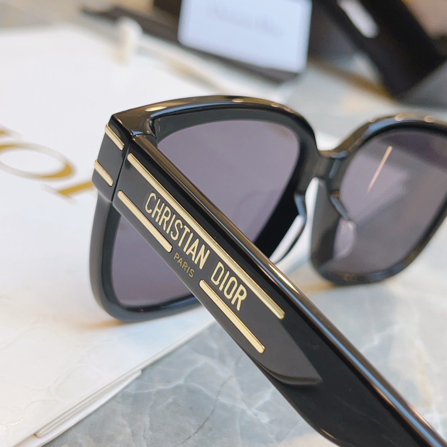 ，【DIO*】迪*奥新款太阳镜🕶️，高版本MODEL：Dior Signature S7F，SIZE：5