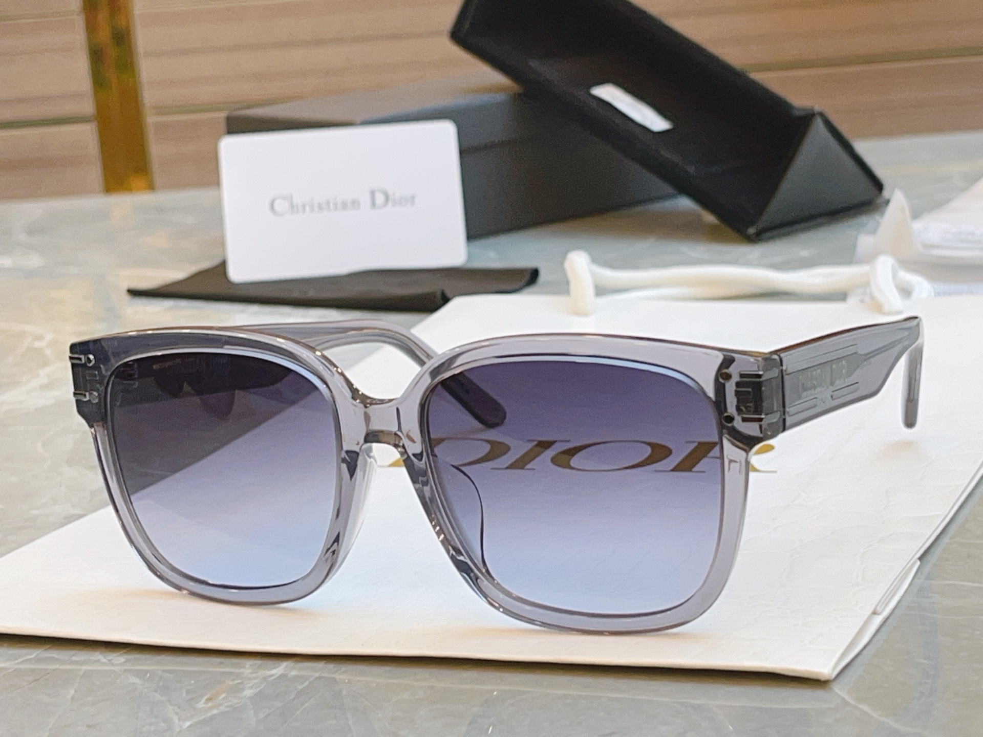 ，【DIO*】迪*奥新款太阳镜🕶️，高版本MODEL：Dior Signature S7F，SIZE：5