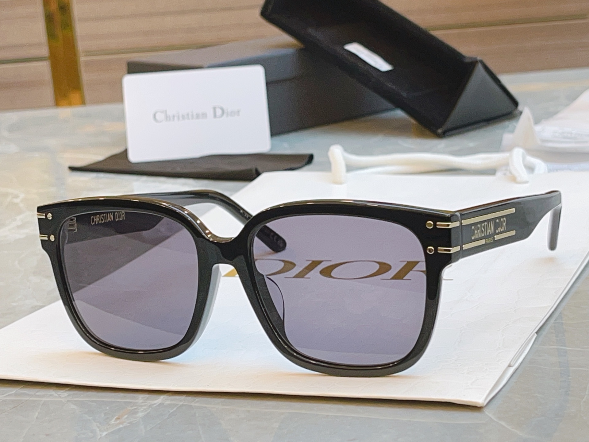 ，【DIO*】迪*奥新款太阳镜🕶️，高版本MODEL：Dior Signature S7F，SIZE：5