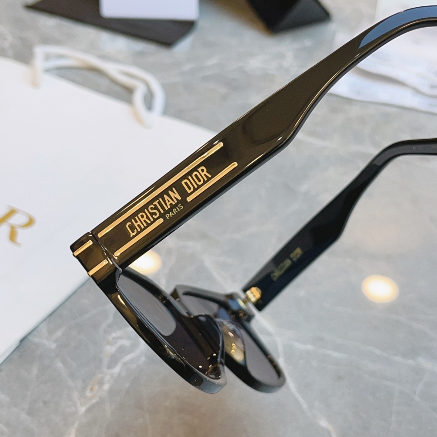 ，【DIO*】迪*奥新款太阳镜🕶️，高版本MODEL：Dior Signature S7F，SIZE：5