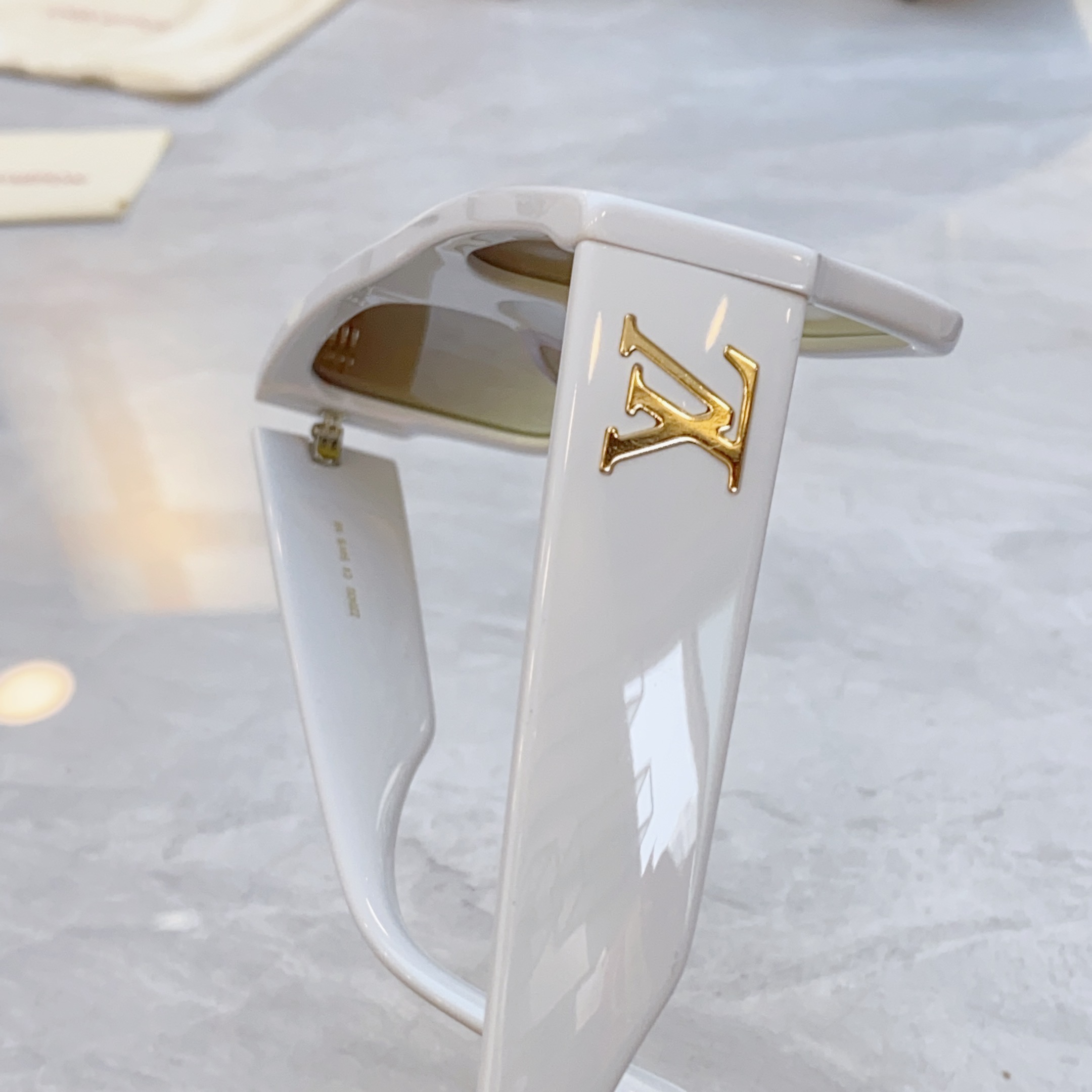 ，【LOUIS VUITTO*】路易*威登新款太阳镜，MODEL：Z2043U，SIZE：54口19-1