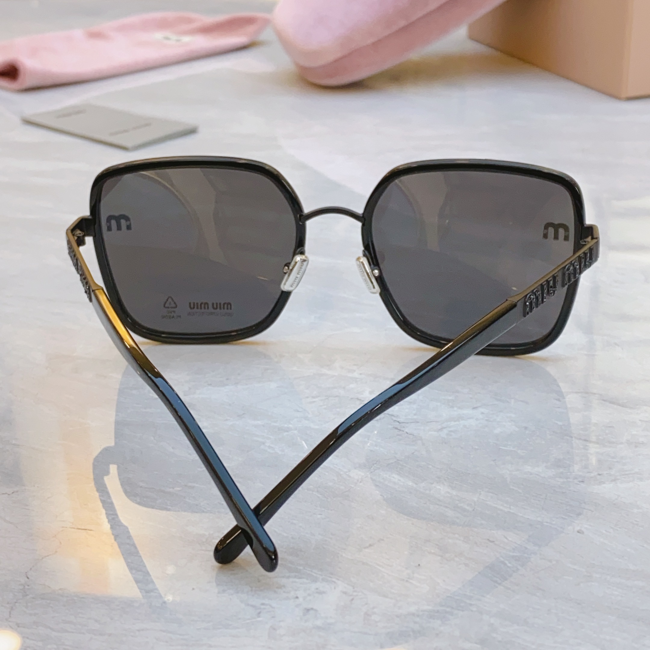，【MIU MI*】缪*缪新款太阳镜，MODELSMU 18ZS，SIZE：61口15-145