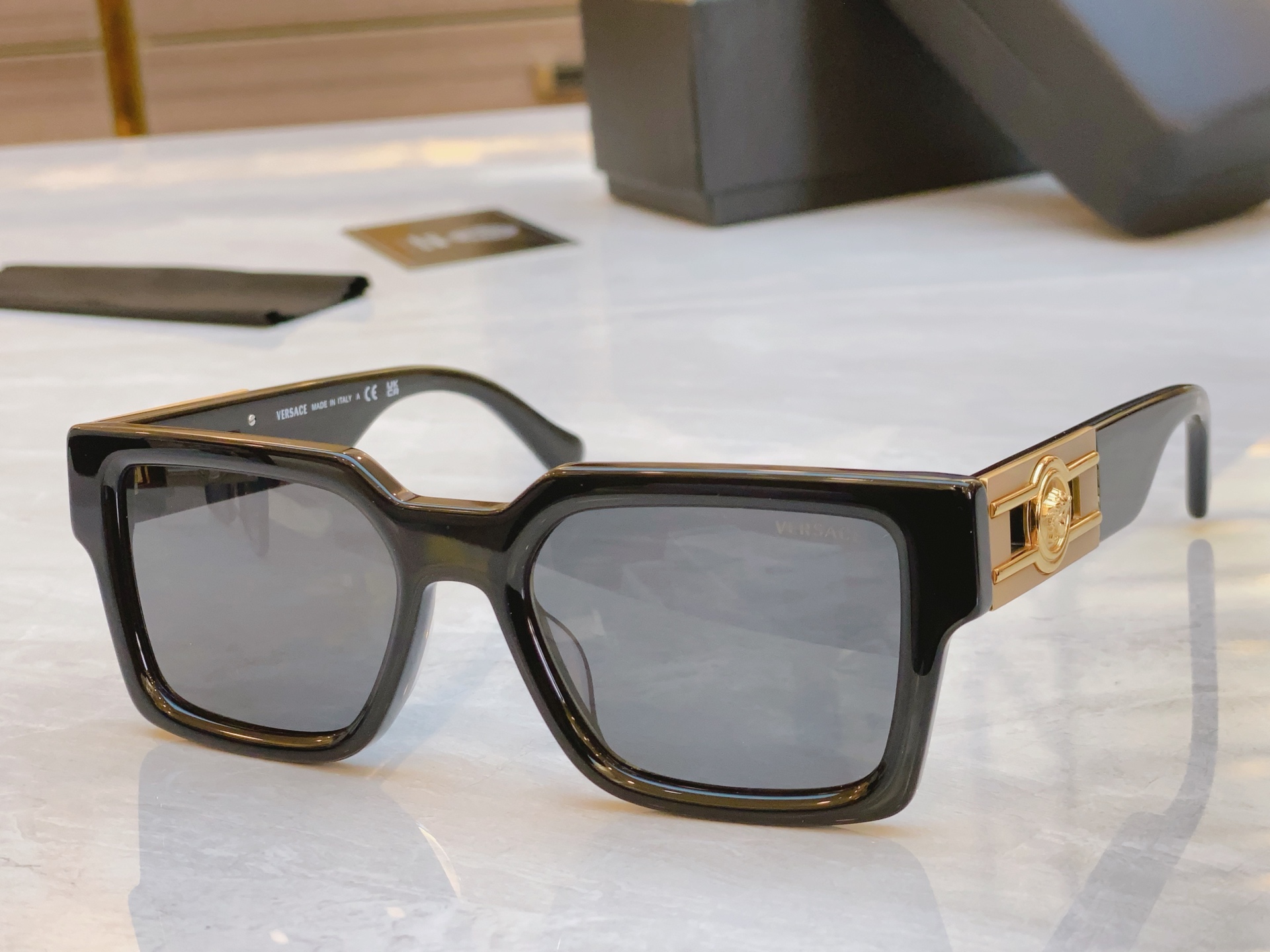，【VERSAC*】范思*哲新款太阳镜，
MODEL：VE4459，SIZE：54口18-140
