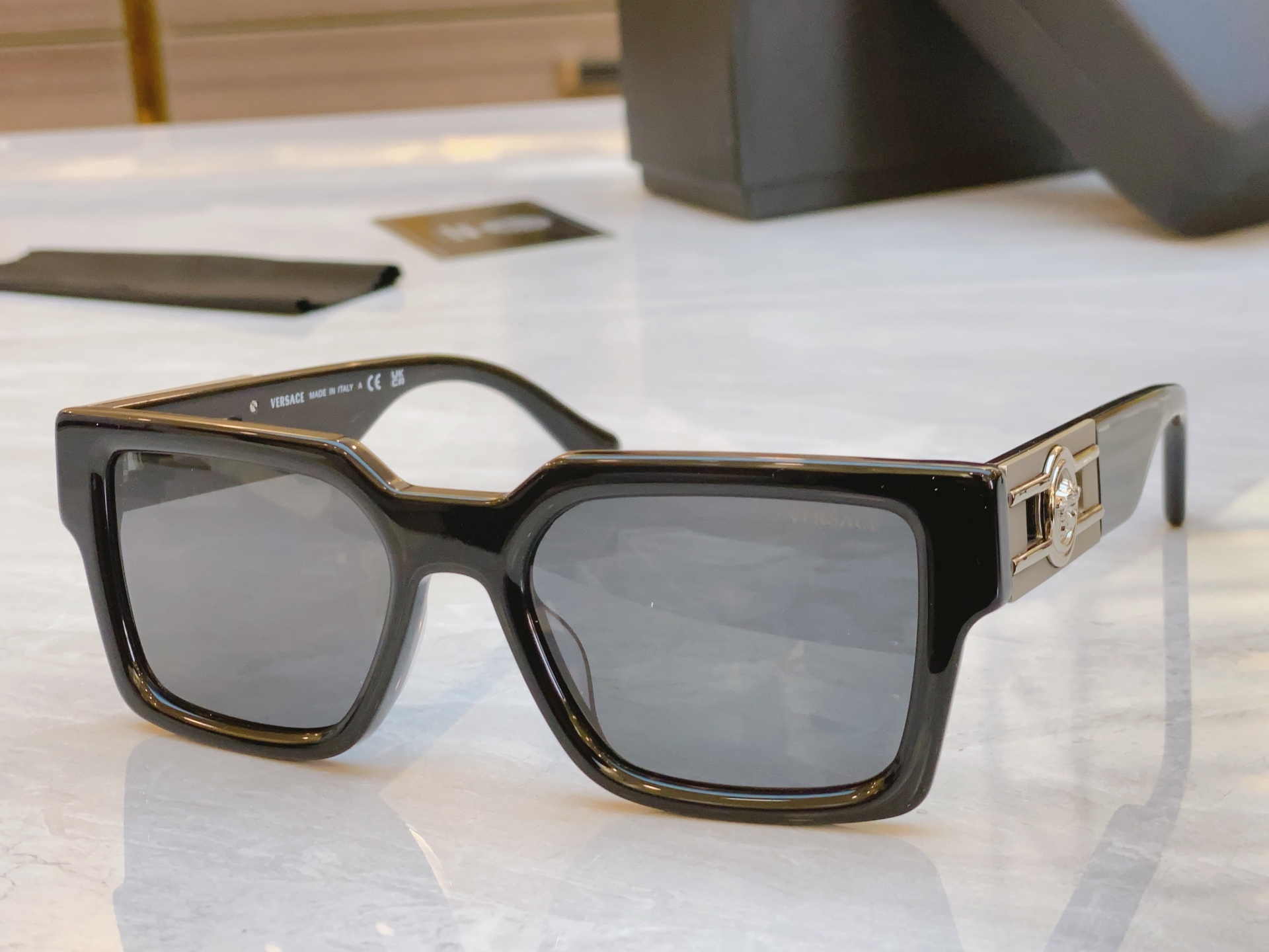 ，【VERSAC*】范思*哲新款太阳镜，
MODEL：VE4459，SIZE：54口18-140