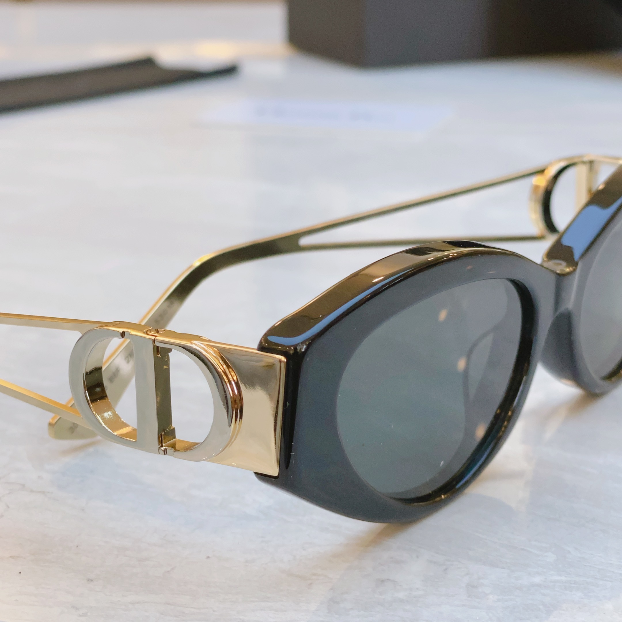 ，【Dio*】迪*奥新款太阳镜，
Mod：30Montaigne B6F，Size：53口18-135