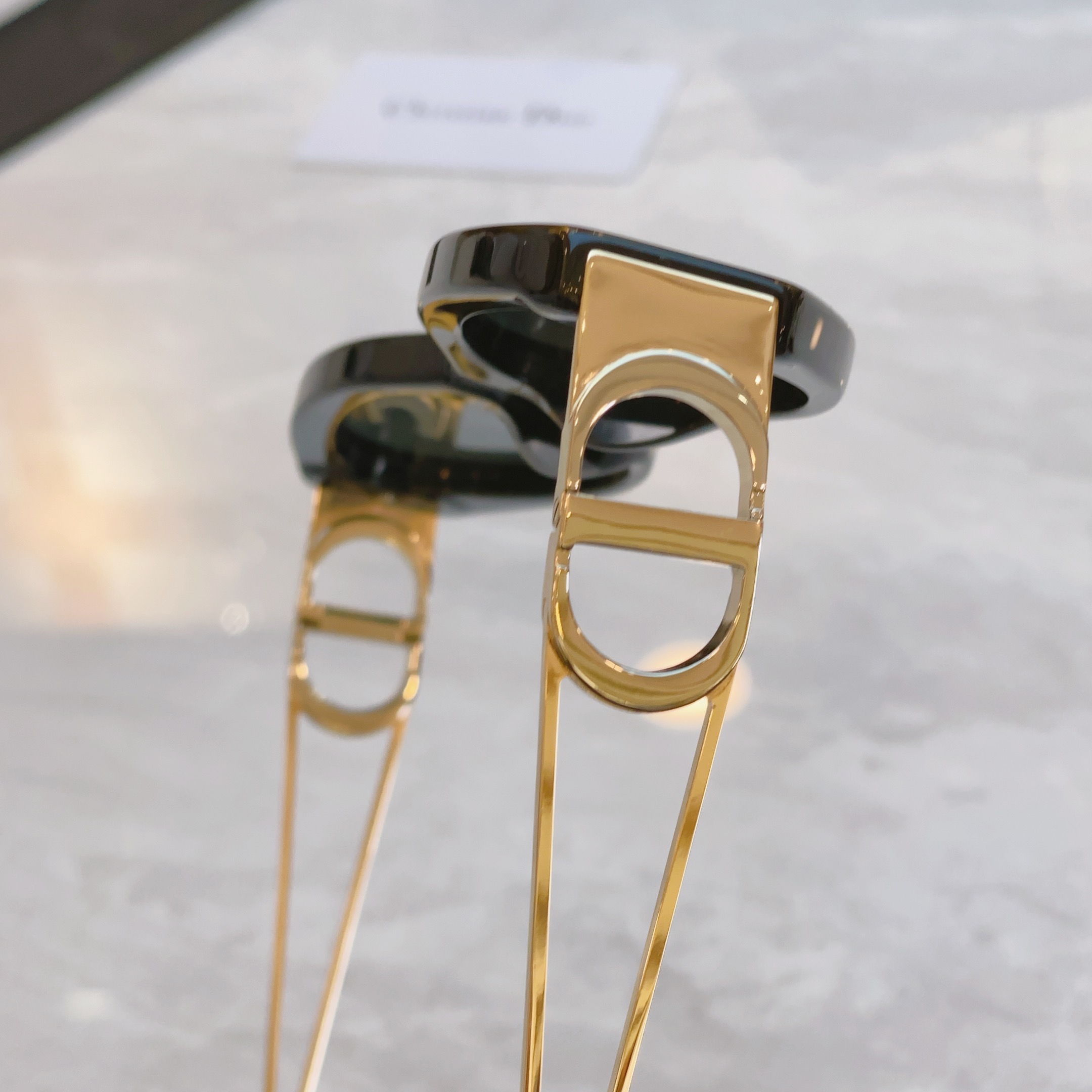 ，【Dio*】迪*奥新款太阳镜，
Mod：30Montaigne B6F，Size：53口18-135