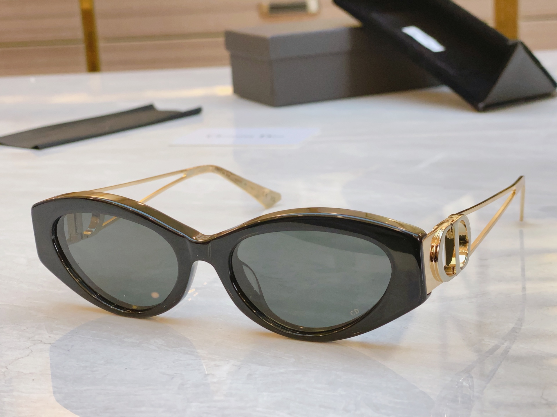 ，【Dio*】迪*奥新款太阳镜，
Mod：30Montaigne B6F，Size：53口18-135