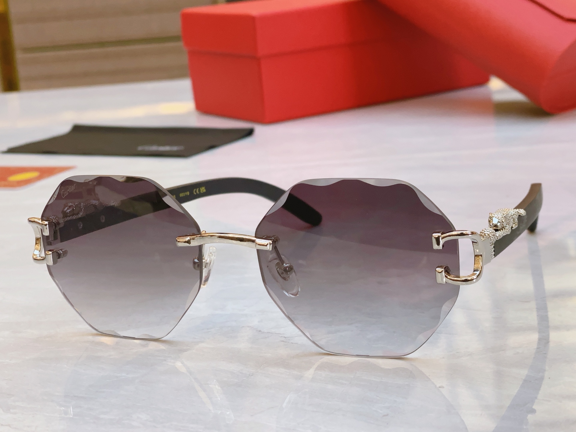 ，【CARTIE*】卡地*亚新款太阳镜，CT0558S ，size59口18-143