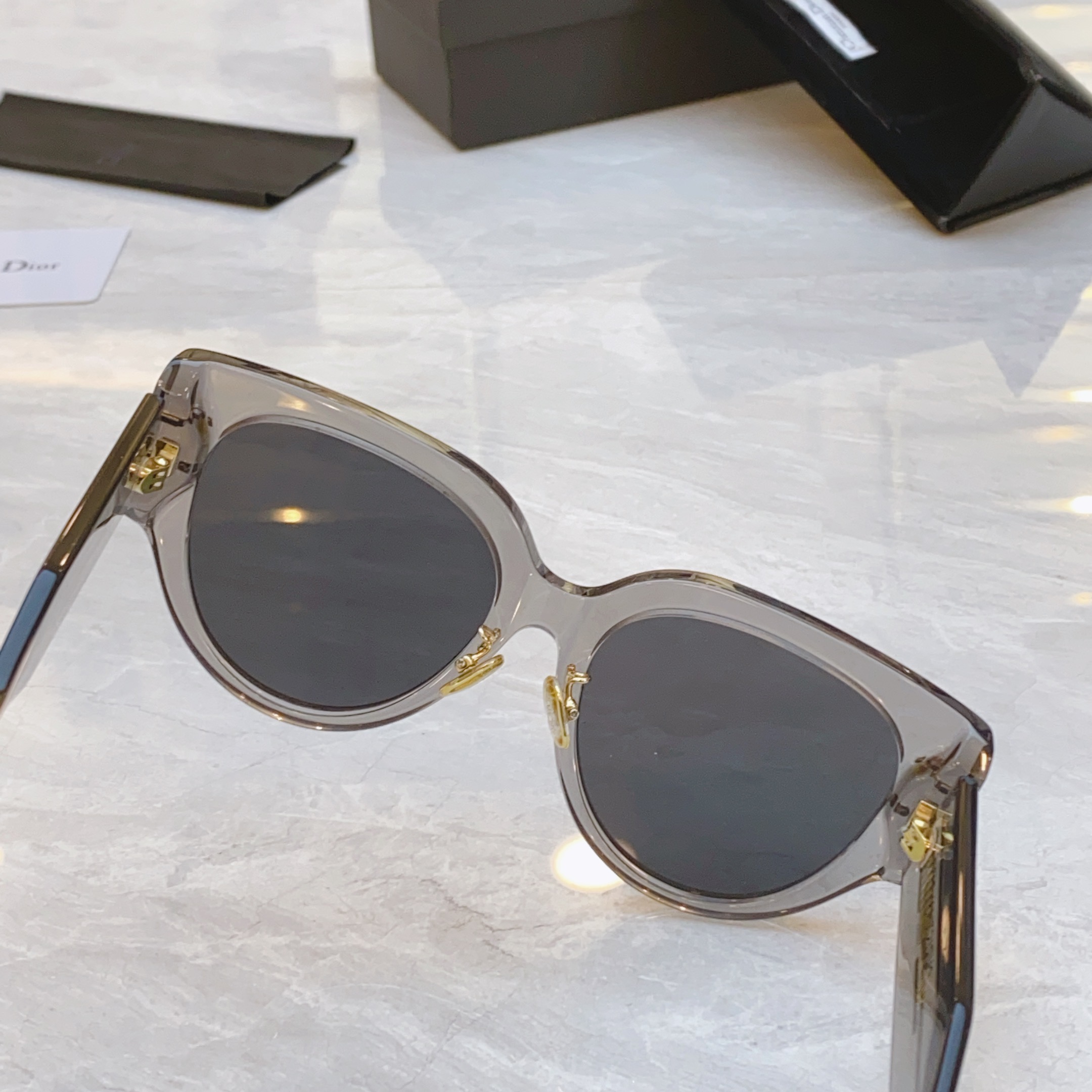 ，【Dio*】迪*奥新款太阳镜，
Mod：Dior Oblique R2F ，Size：55口18-14