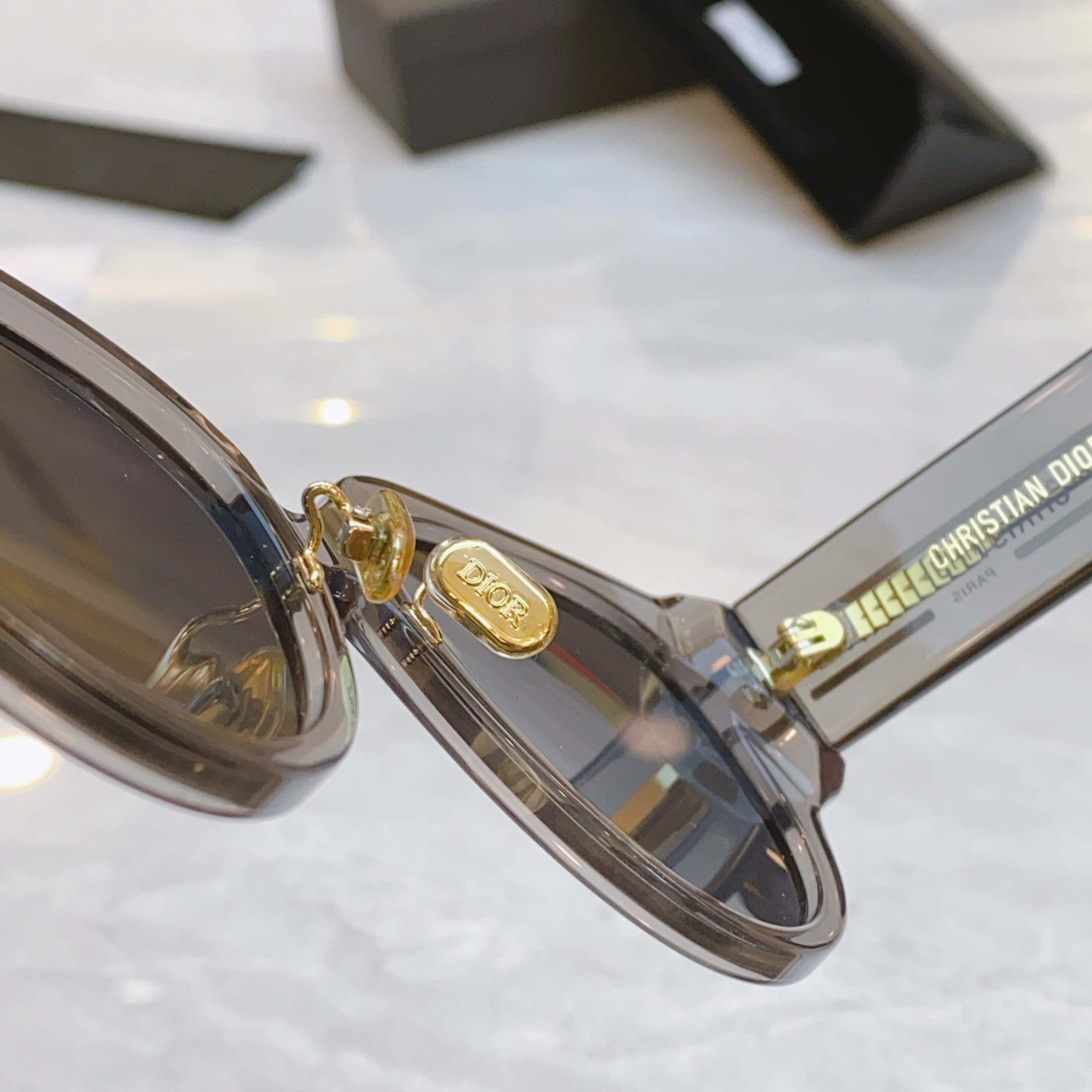 ，【Dio*】迪*奥新款太阳镜，
Mod：Dior Oblique R2F ，Size：55口18-14