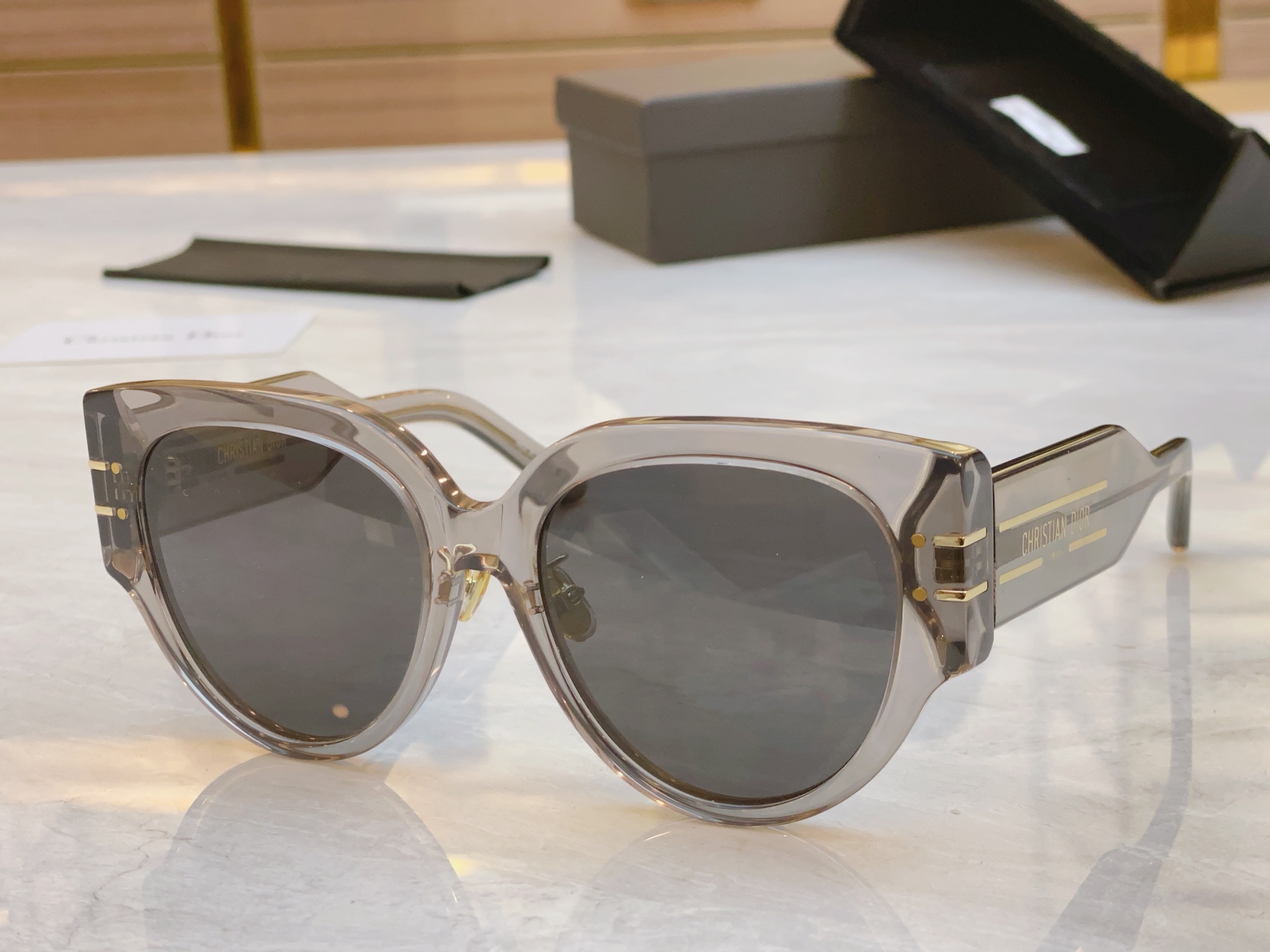 ，【Dio*】迪*奥新款太阳镜，
Mod：Dior Oblique R2F ，Size：55口18-14