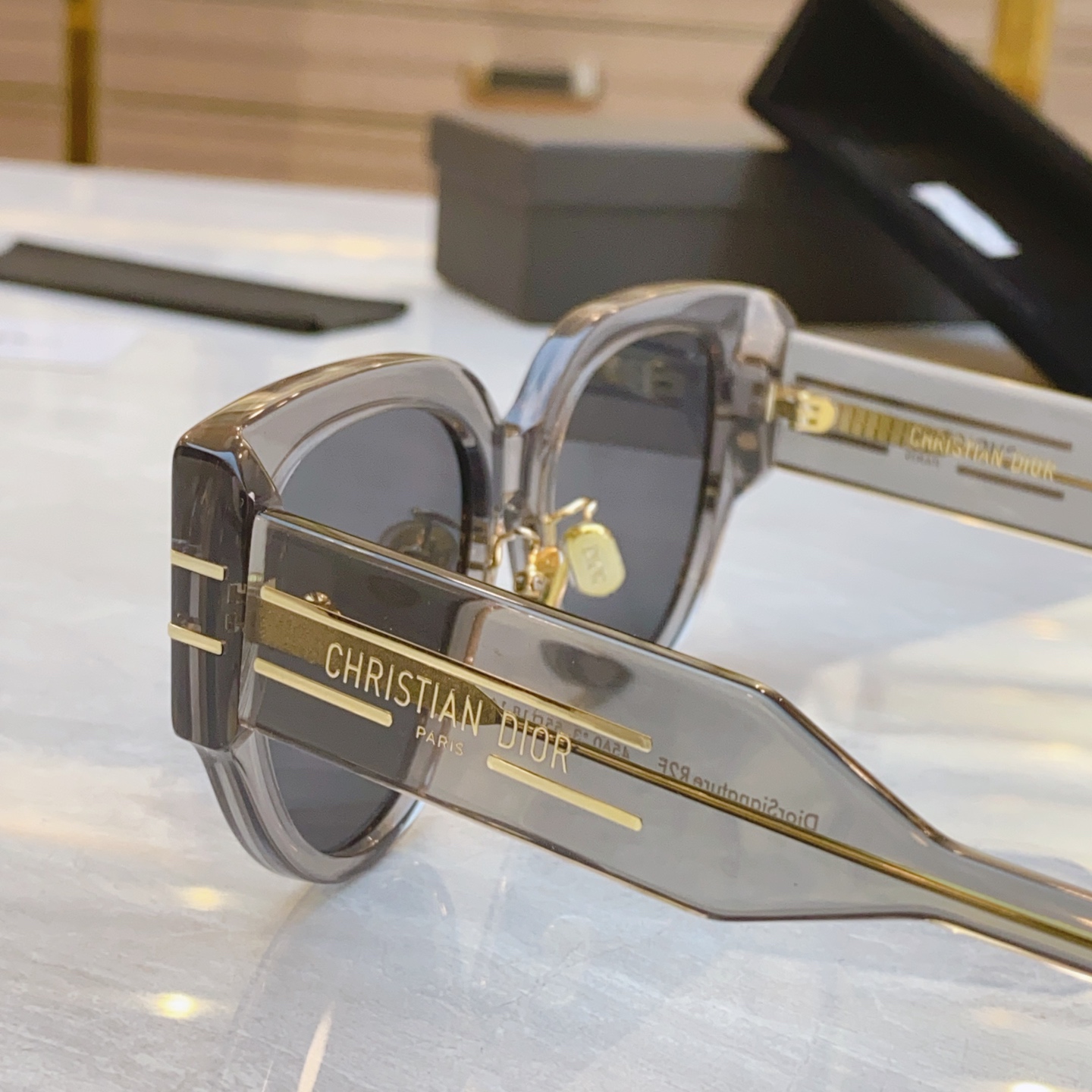 ，【Dio*】迪*奥新款太阳镜，
Mod：Dior Oblique R2F ，Size：55口18-14