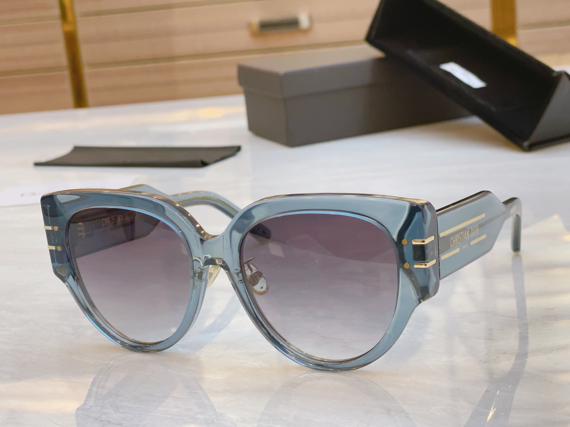 ，【Dio*】迪*奥新款太阳镜，
Mod：Dior Oblique R2F ，Size：55口18-14