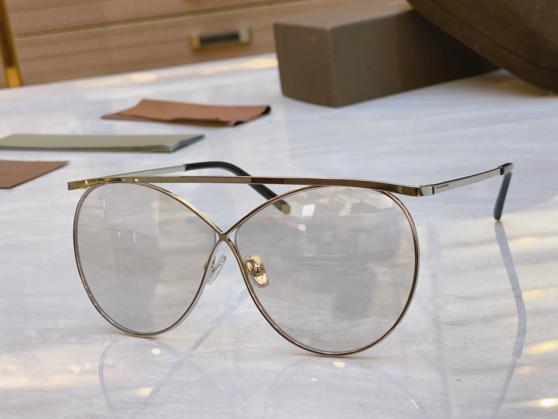 ，【TOM FOR*】汤姆*福特新款太阳镜🕶️，MODEL：TF0761，SIZE：67口8-130