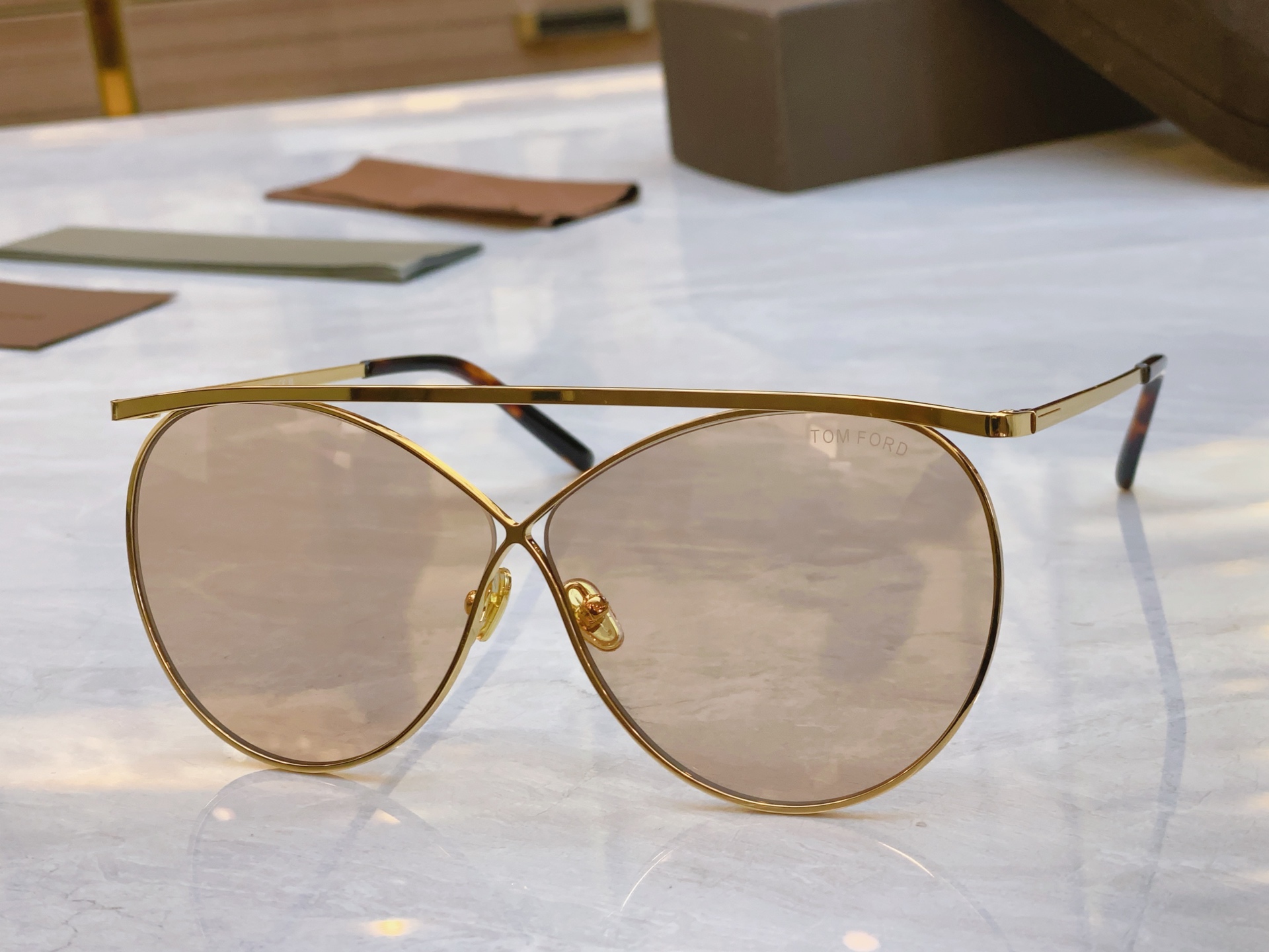 ，【TOM FOR*】汤姆*福特新款太阳镜🕶️，MODEL：TF0761，SIZE：67口8-130