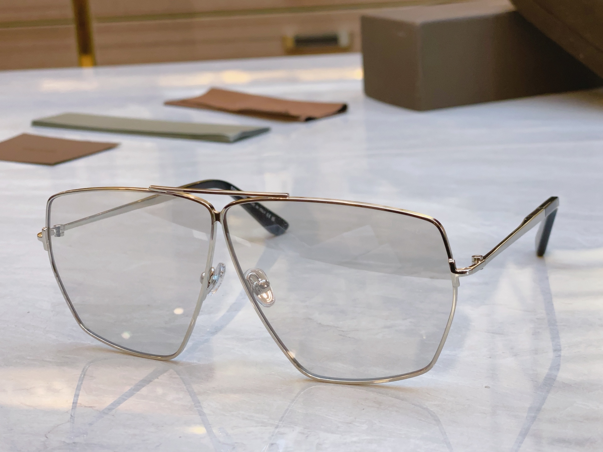 ，【TOM FOR*】汤姆*福特新款太阳镜🕶️，MODEL：TF1185，SIZE：65口2-135