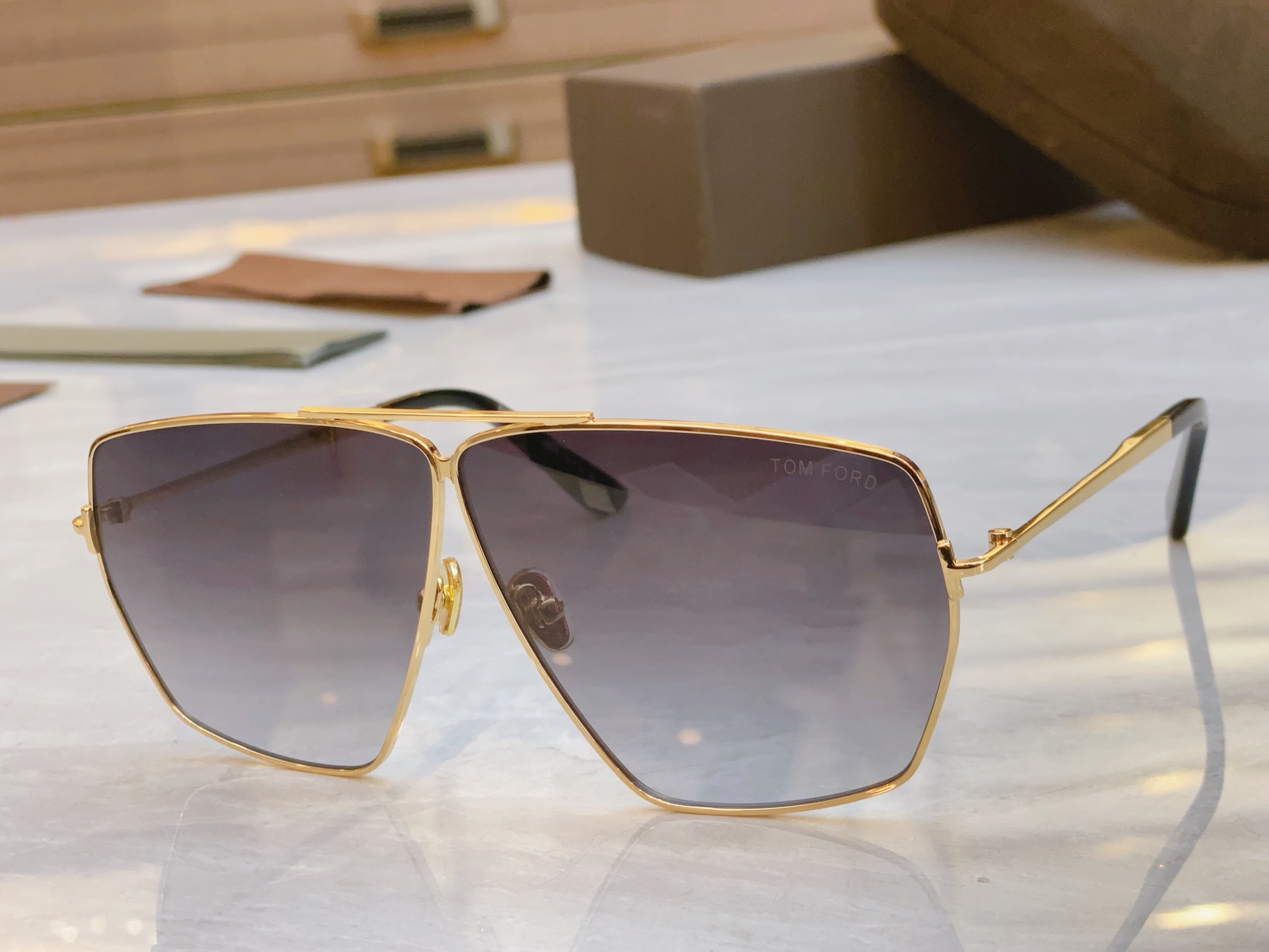 ，【TOM FOR*】汤姆*福特新款太阳镜🕶️，MODEL：TF1185，SIZE：65口2-135