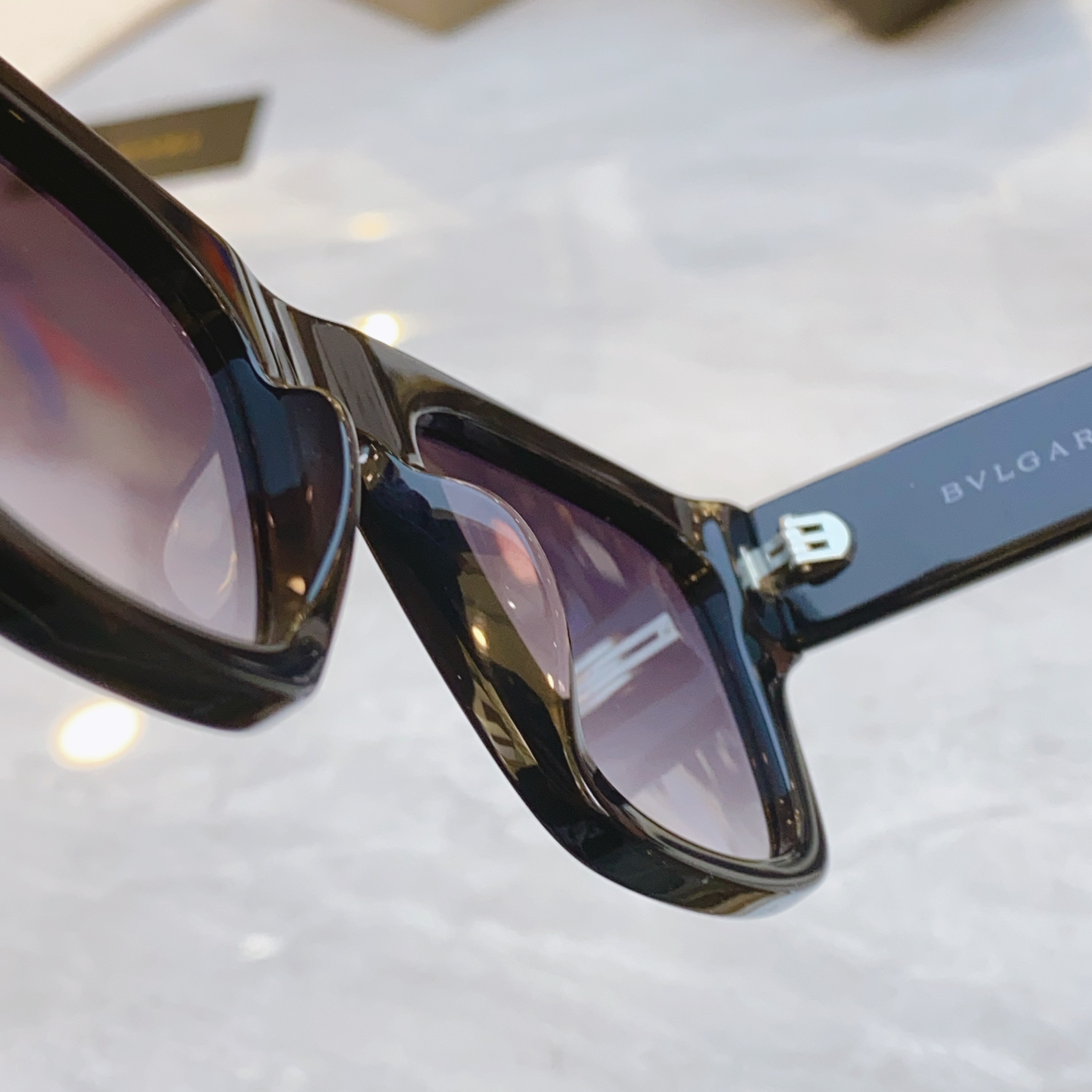 ，【BVLGA*】宝格*丽新款太阳镜，
MODEL：BV l，SIZE：52口23-145