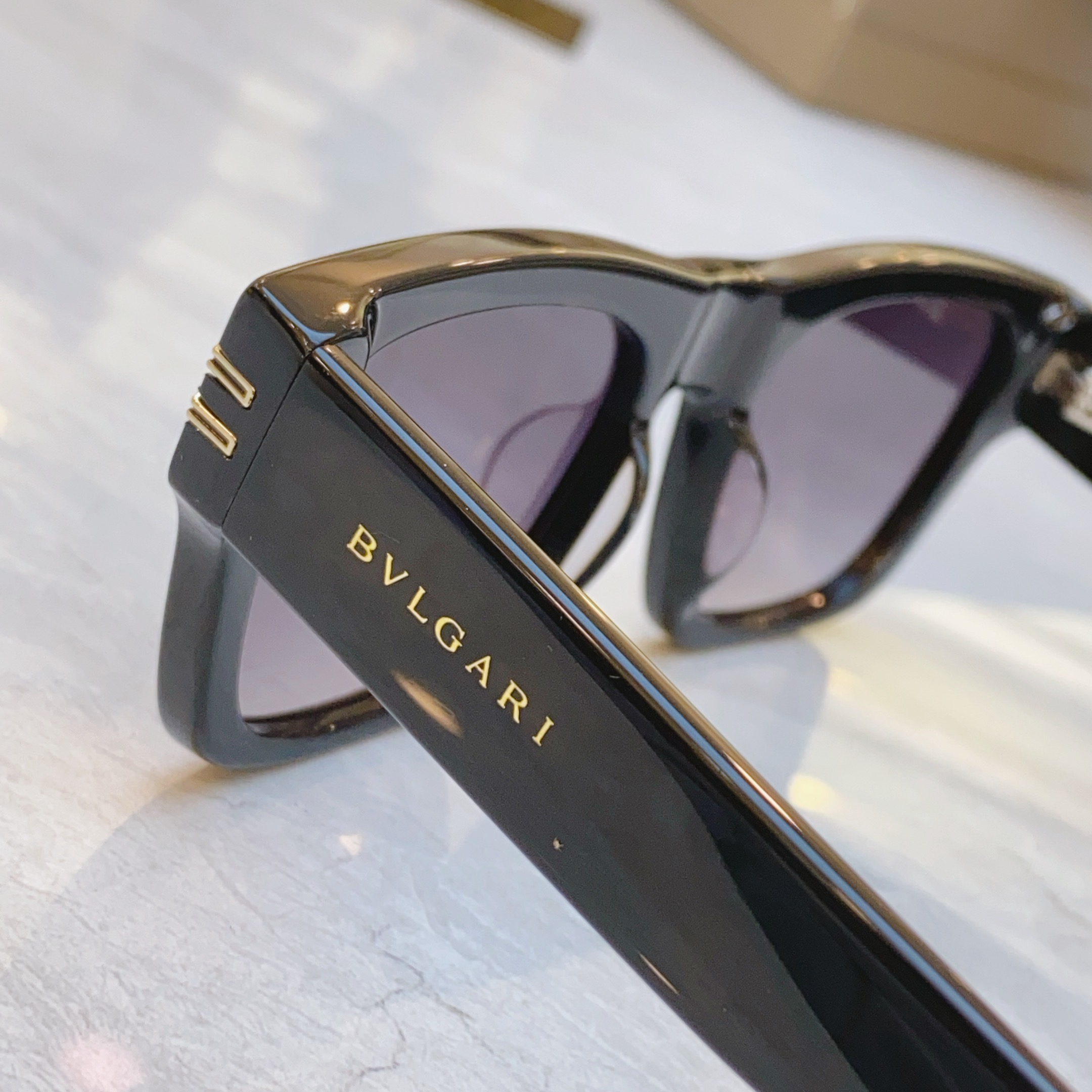 ，【BVLGA*】宝格*丽新款太阳镜，
MODEL：BV l，SIZE：52口23-145
