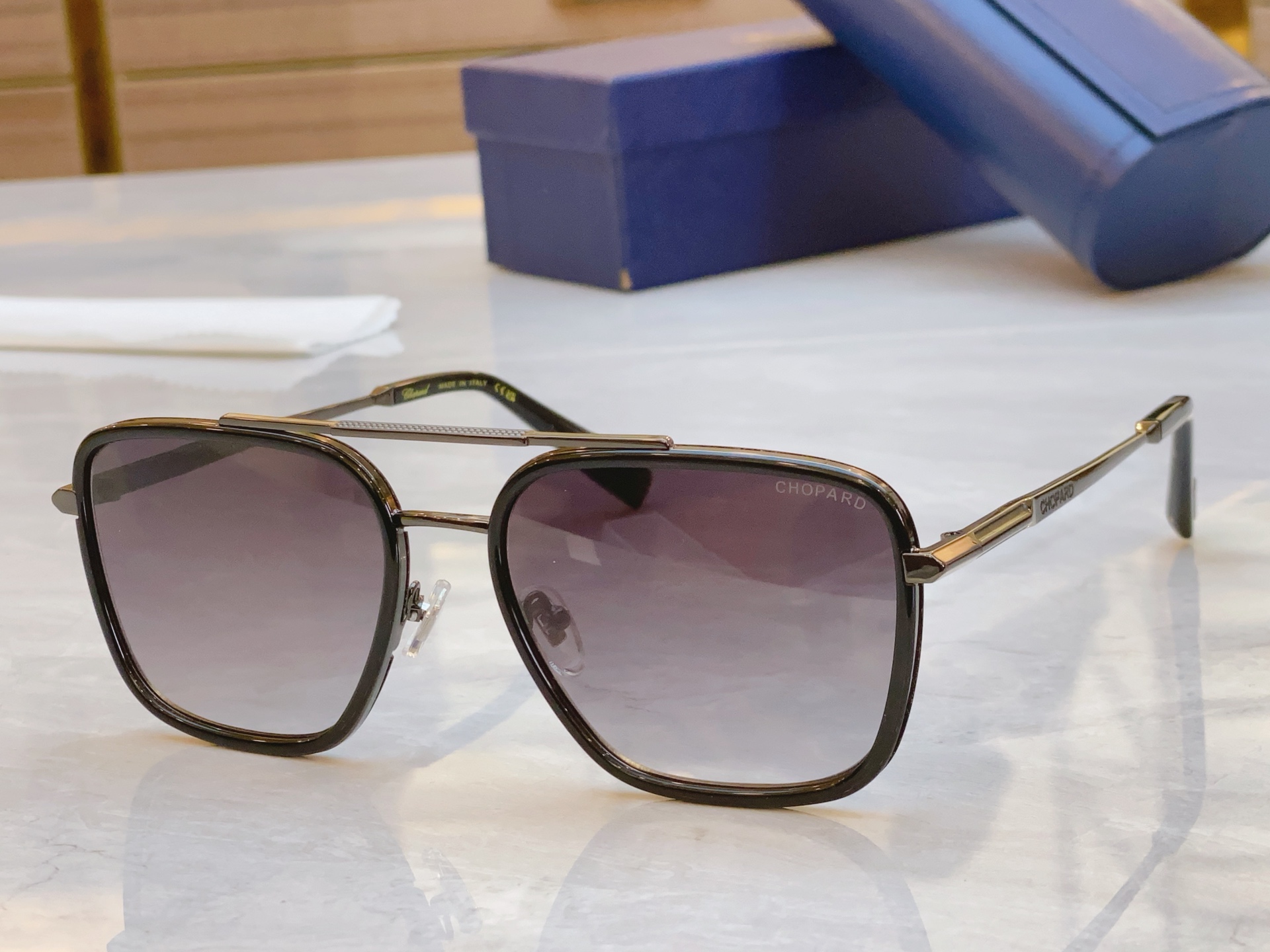 ，【ChoPar*】肖*邦新款太阳镜，MODEL：SCHL24V，SIZE：57口19-145