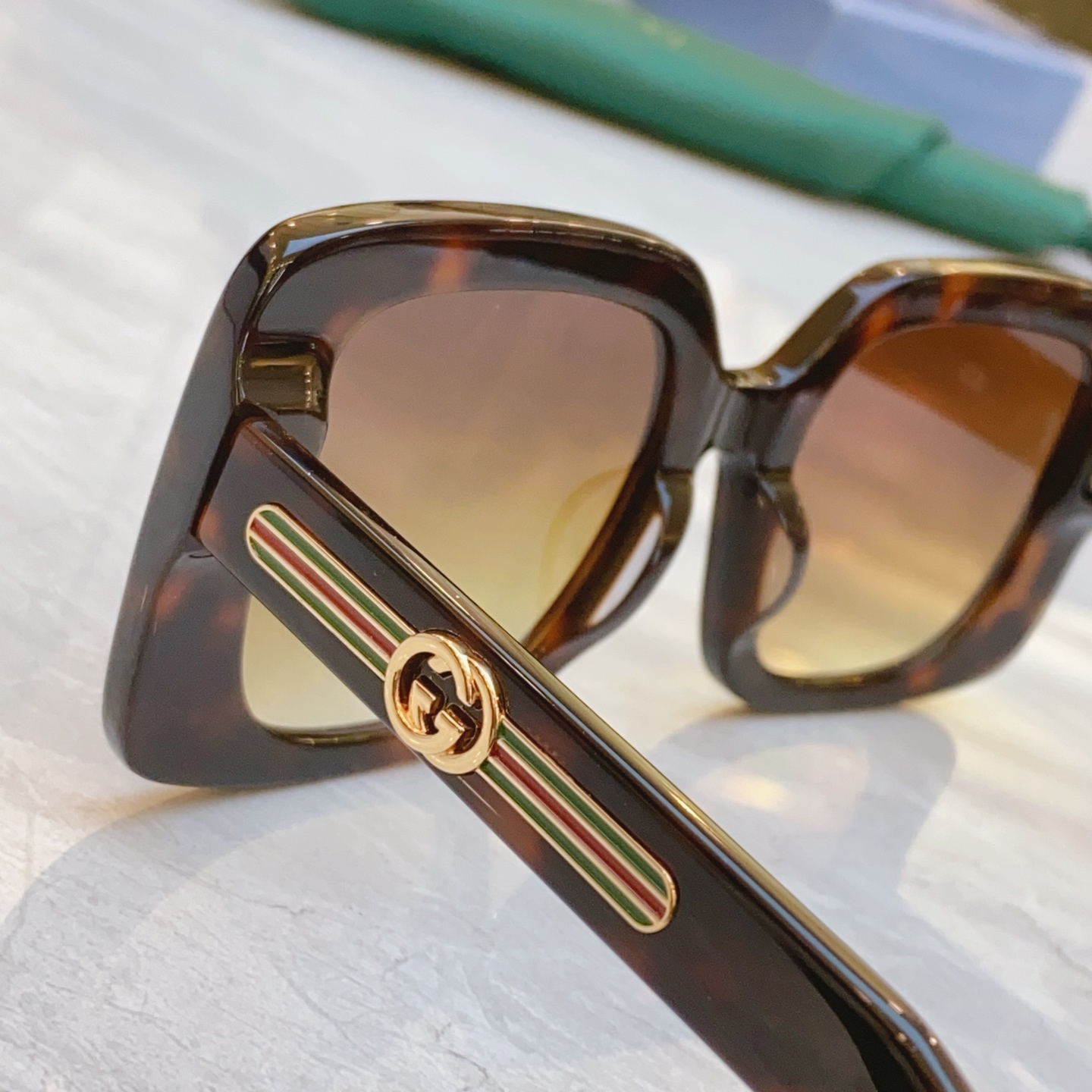 ，【GUCC*】古*驰新款太阳镜🕶️🕶️，MODEL：GG1557SS，SIZE：54口23-145