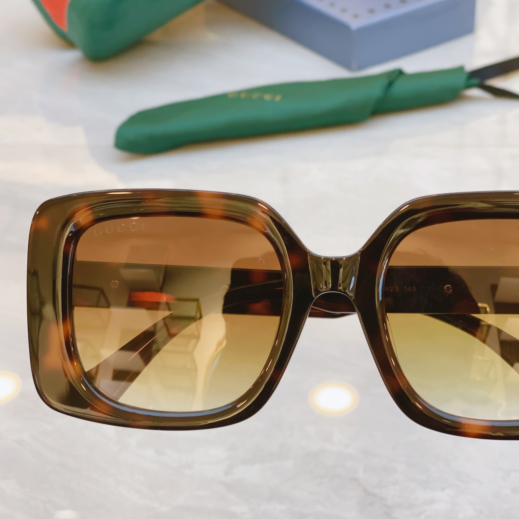 ，【GUCC*】古*驰新款太阳镜🕶️🕶️，MODEL：GG1557SS，SIZE：54口23-145