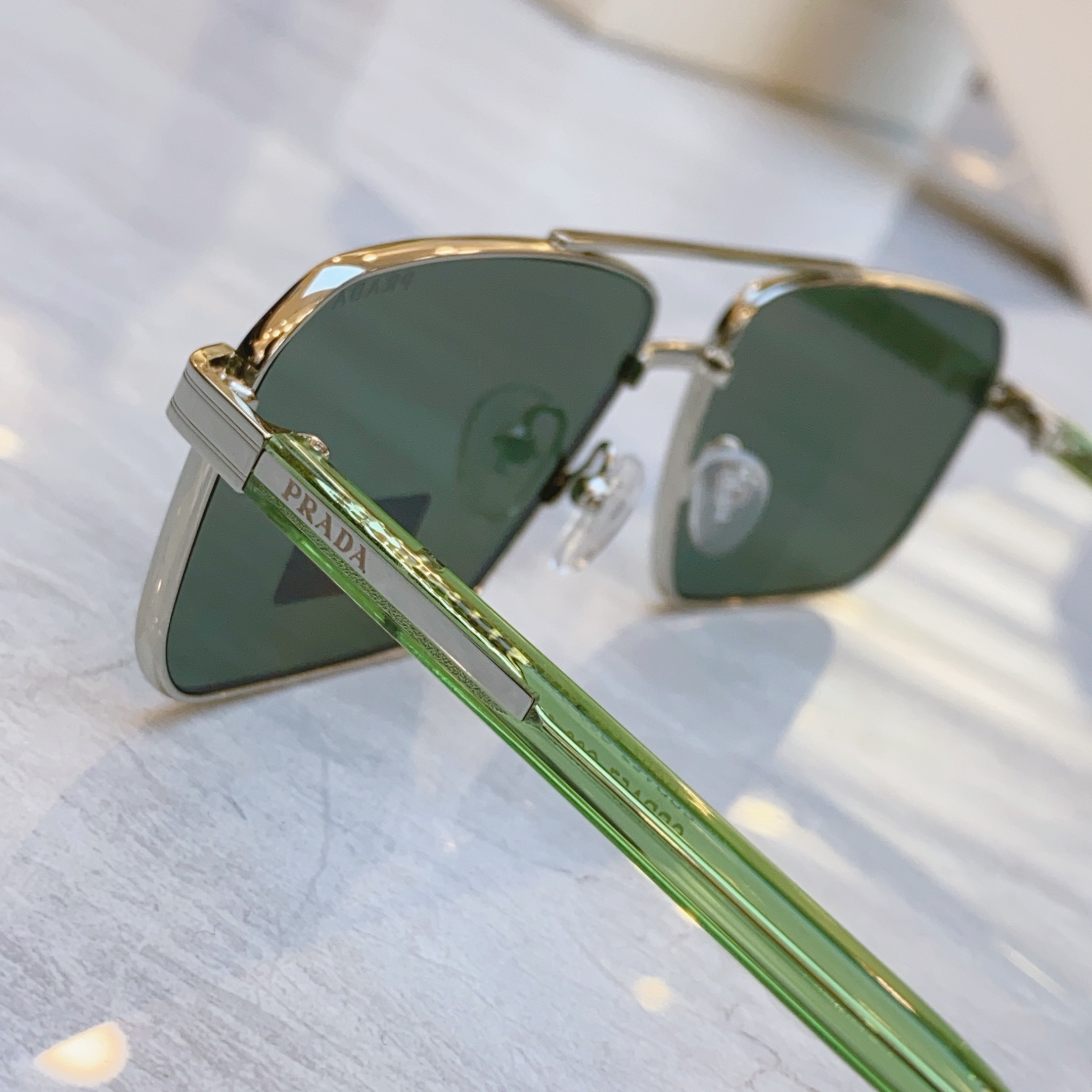 ，【PRAD*】普拉*达新款太阳镜，MODEL：SPRA57，SIZE：61口15-145