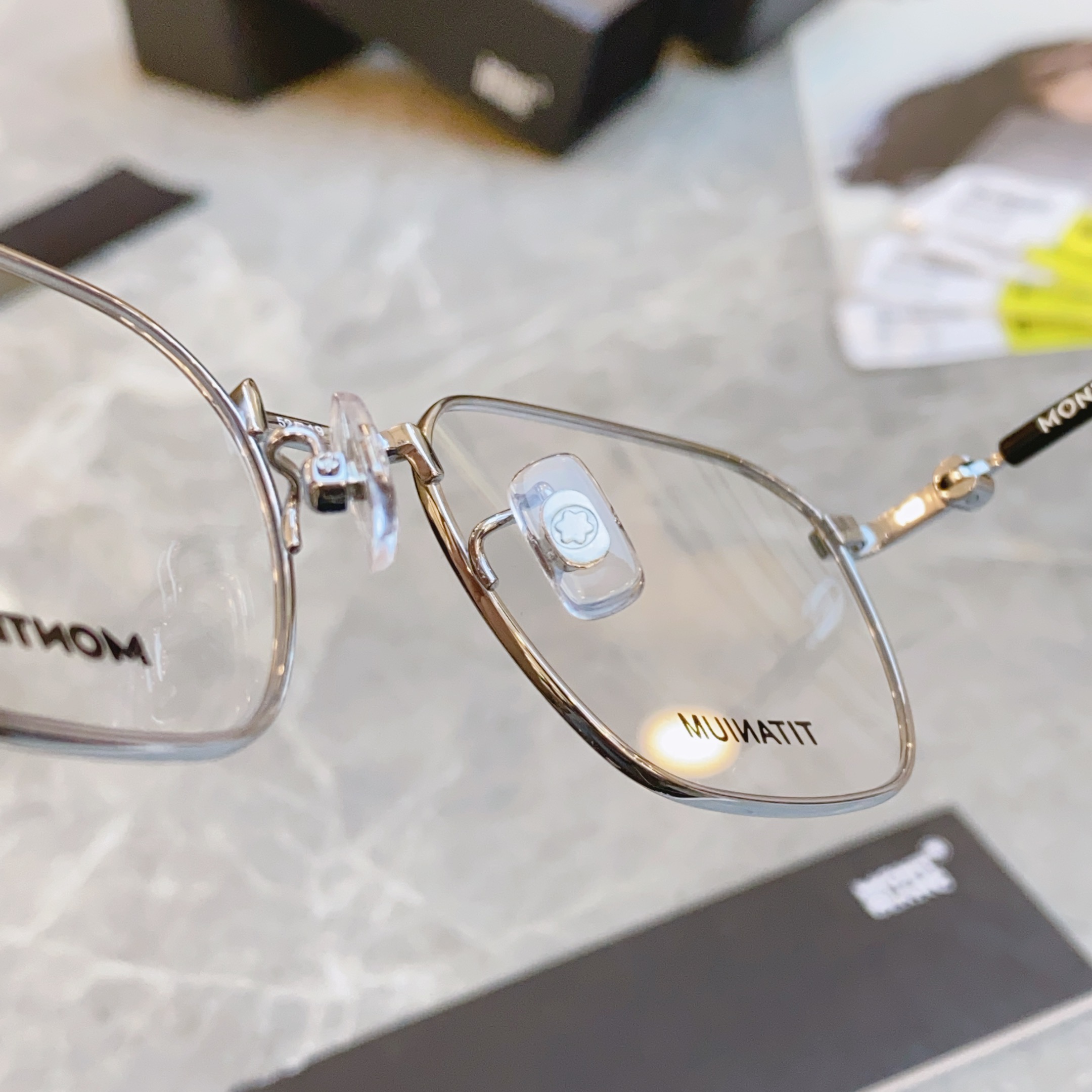 ，【MONT BLAN*】万宝*龙新款光学架🕶️。MODELMB0369O，SIZE 52口19-145