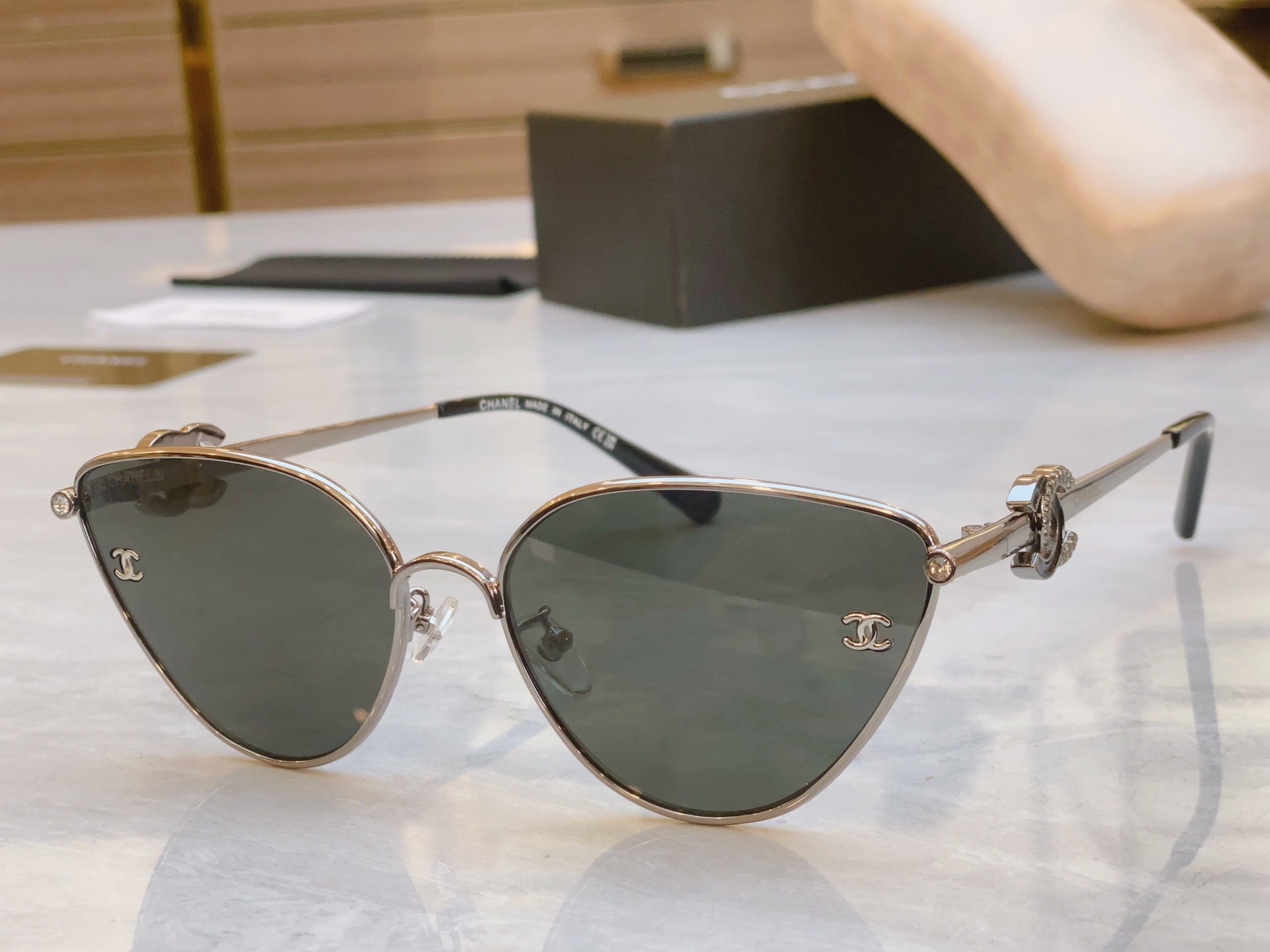 NO:245577,,【CHANE*】Chanel new sunglasses, MODELCH8831, SIZE57 17-145 glasses, sunglasses, sunglasses, glasses, chanel, chanel19860909,【CHANE*】香奈儿新款太阳镜,MODELCH8831,SIZE57口17-145眼镜墨镜太阳镜,眼镜,chanel,chanel,glasses