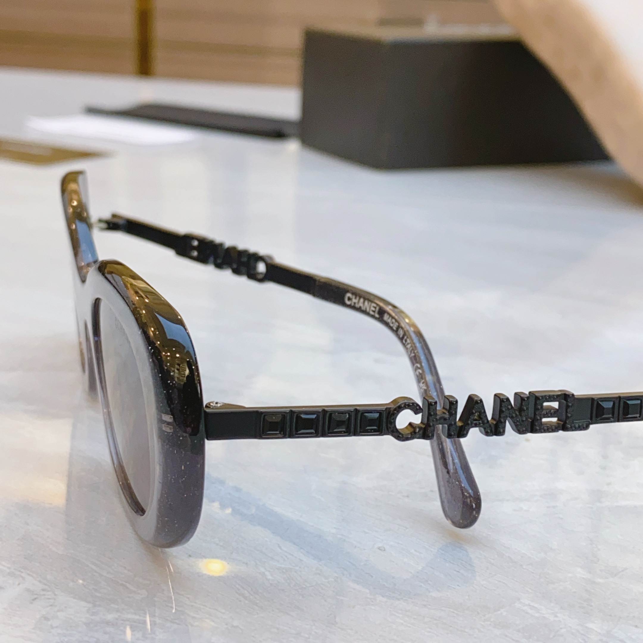 ，【CHANE*】香奈儿新款太阳镜，MODEL：CH8828，SIZE：50口23-145