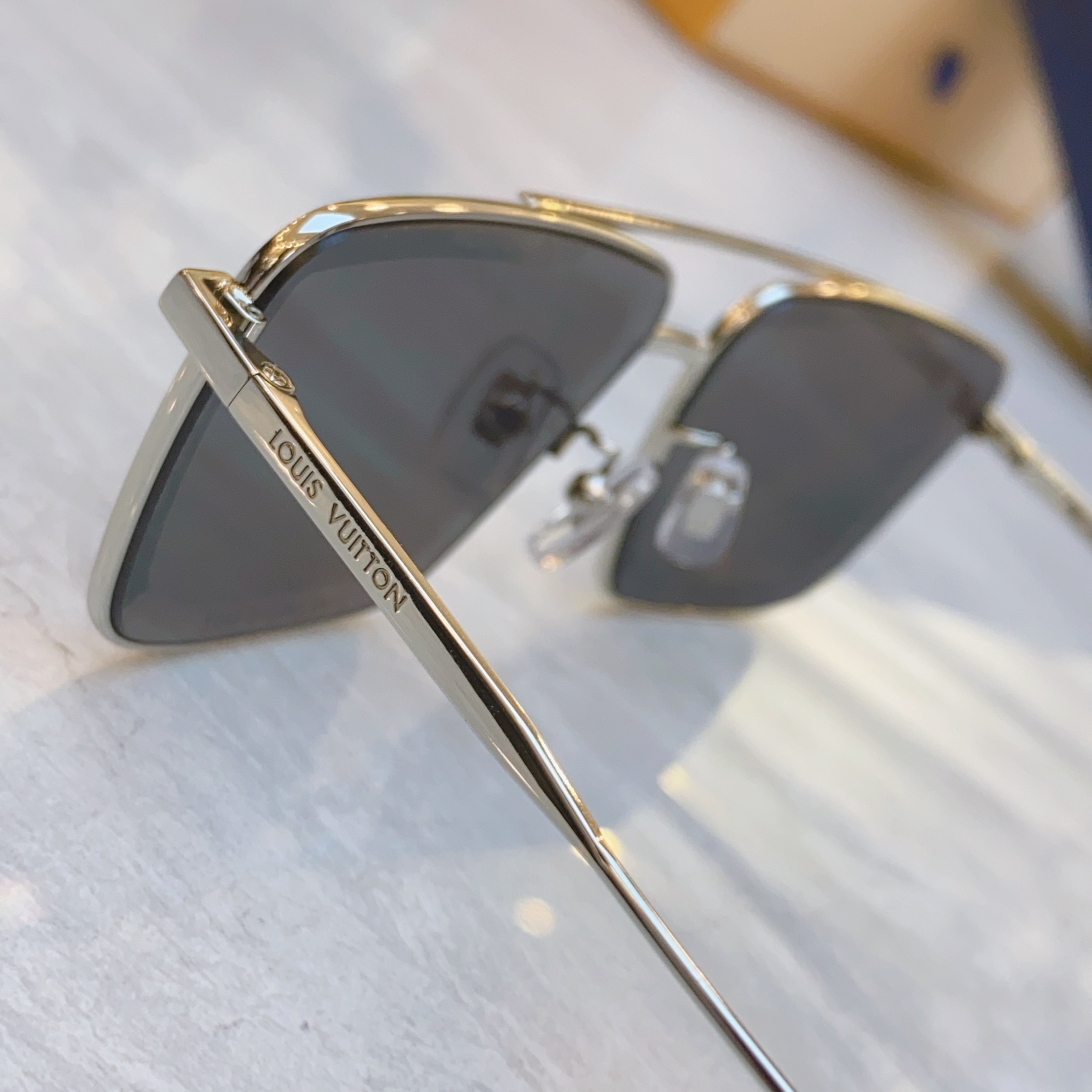，【LOUIS VUITTO*】路易*威登新款太阳镜，MODEL：Z2610，SIZE：61口13-14